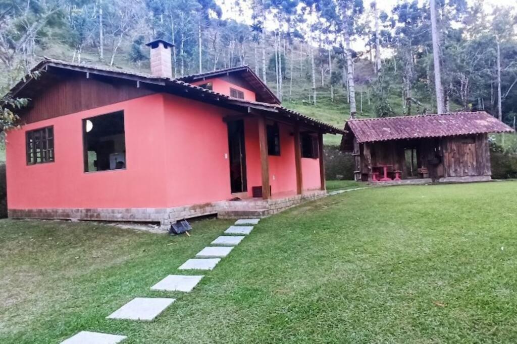 Linda casa em Visconde de Mauá perto da cachoeira