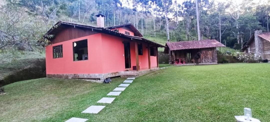 Linda casa em Visconde de Mauá perto da cachoeira