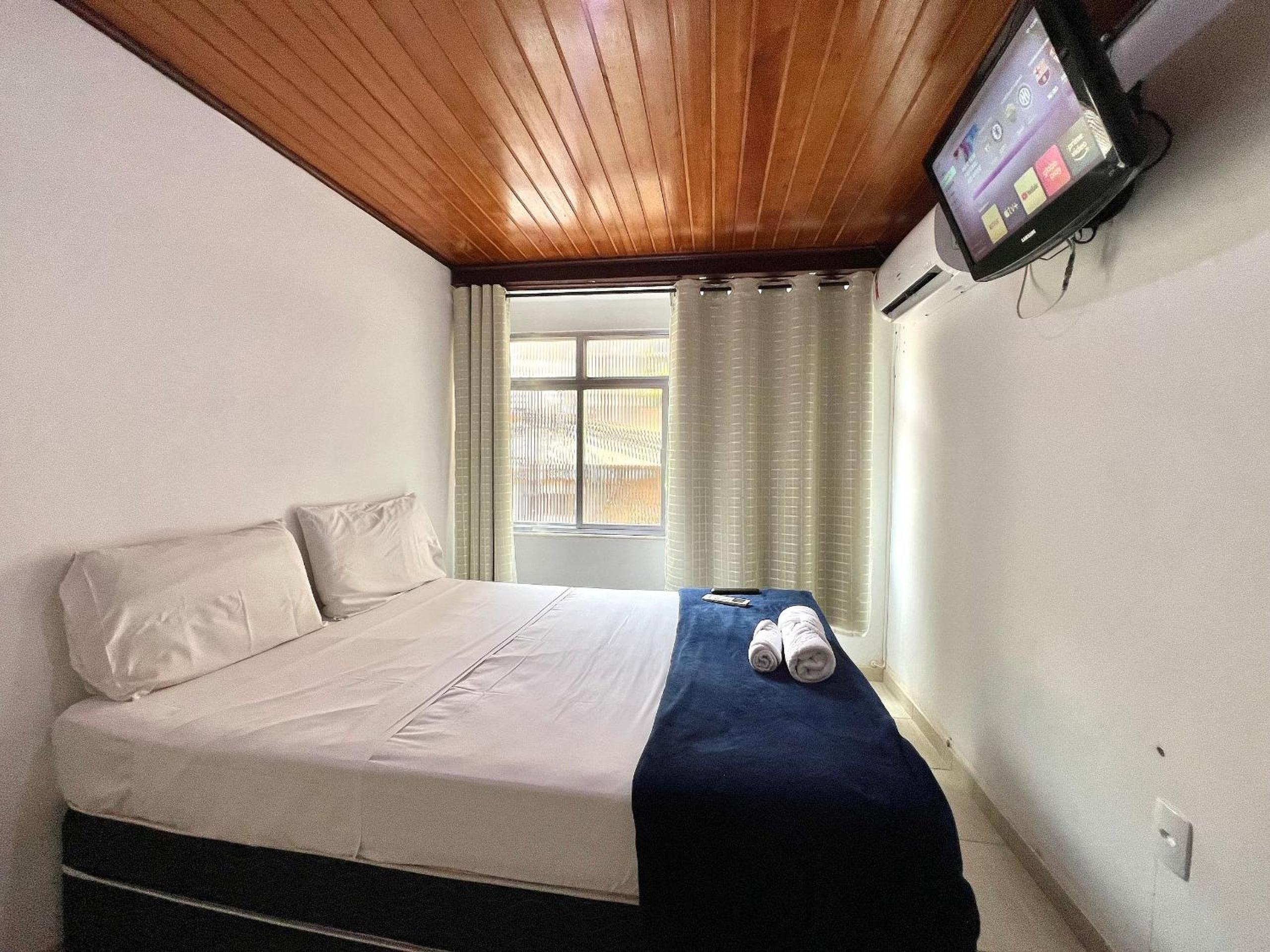 Silencioso com 1 quarto em Copacabana - 450m do metrô