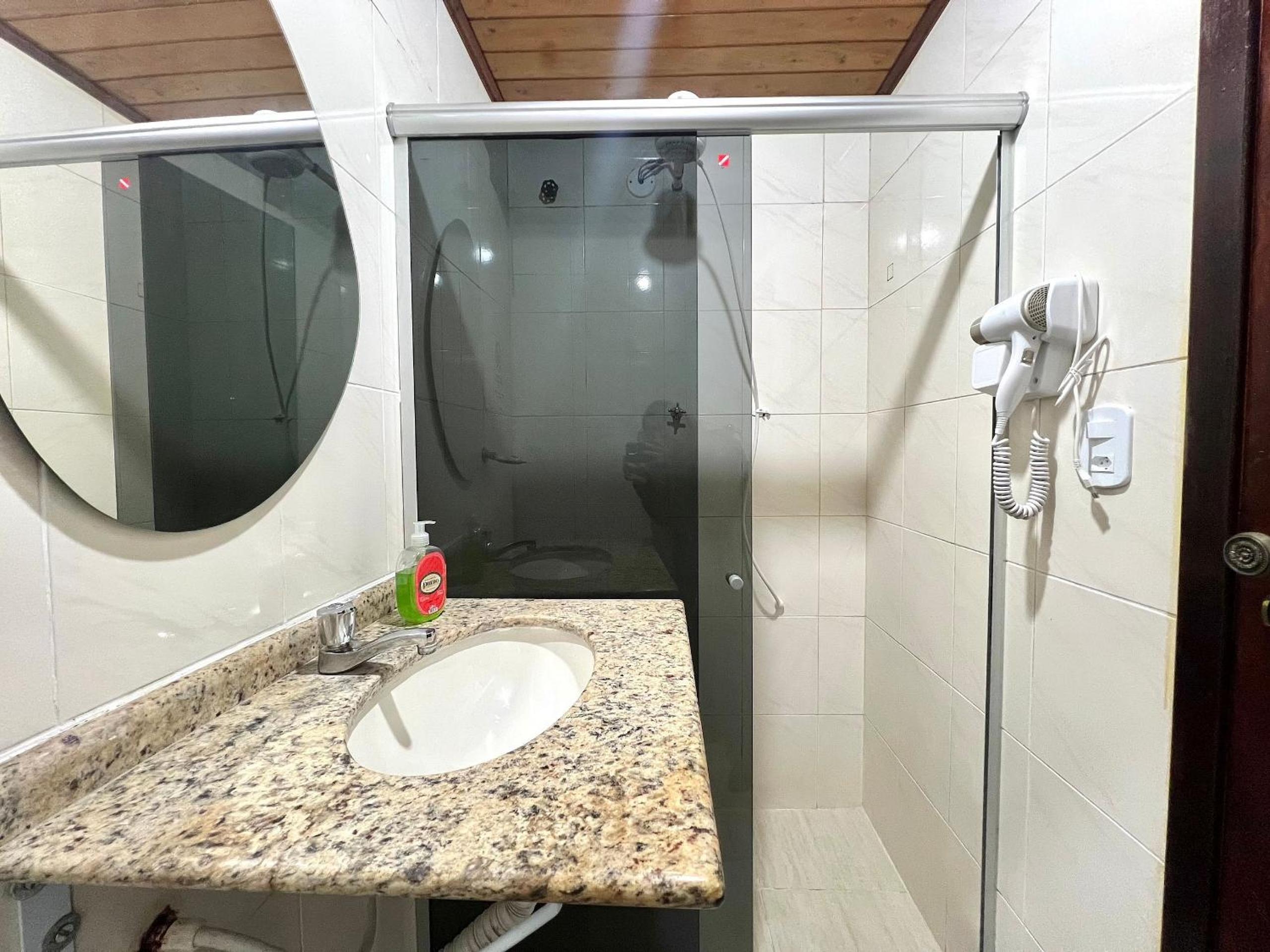 Silencioso com 1 quarto em Copacabana - 450m do metrô