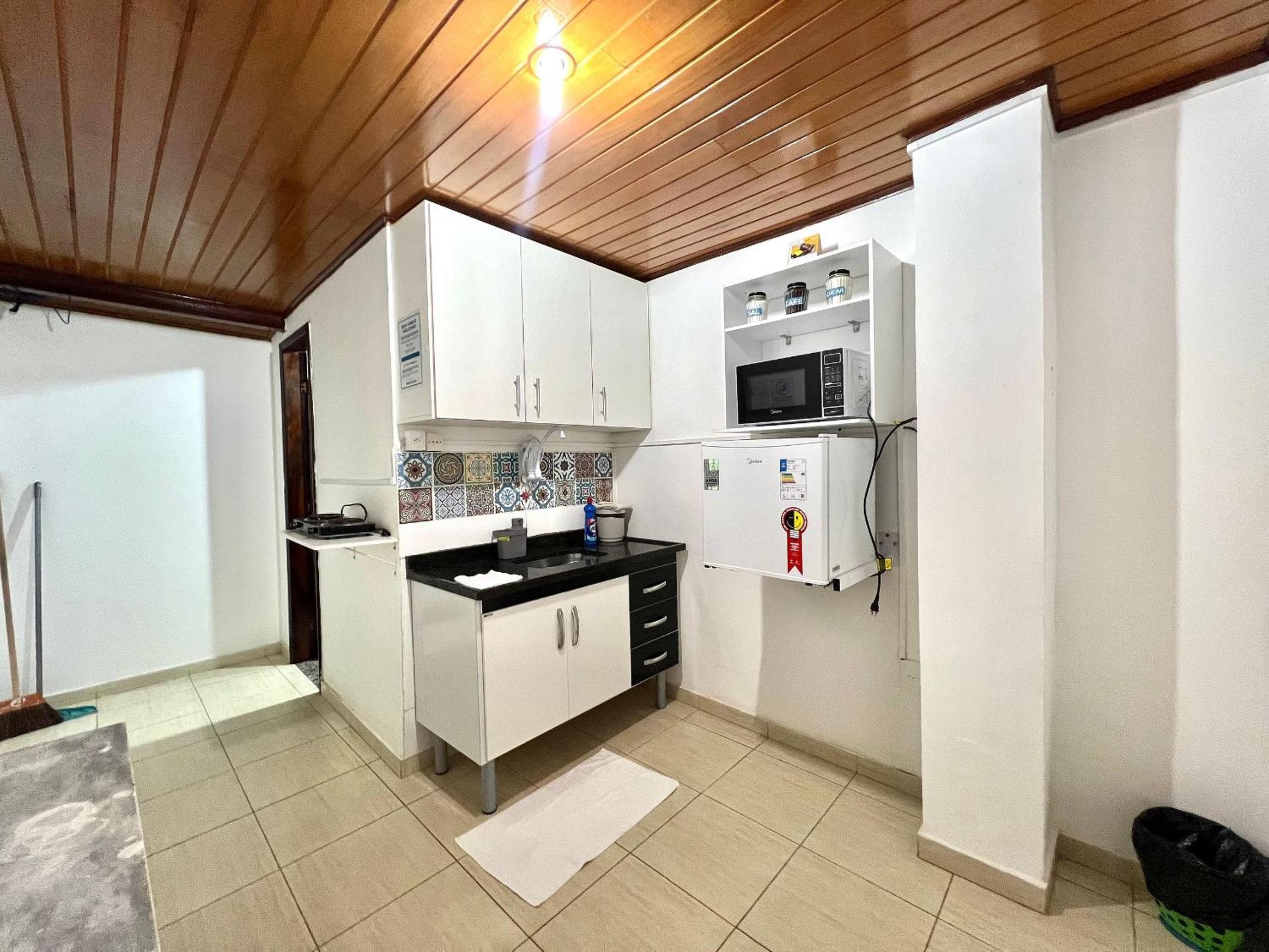 Silencioso com 1 quarto em Copacabana - 450m do metrô