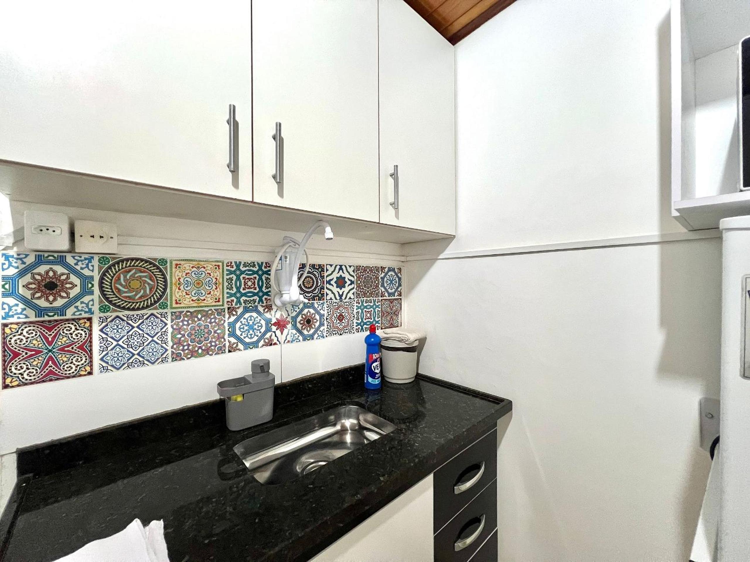 Silencioso com 1 quarto em Copacabana - 450m do metrô