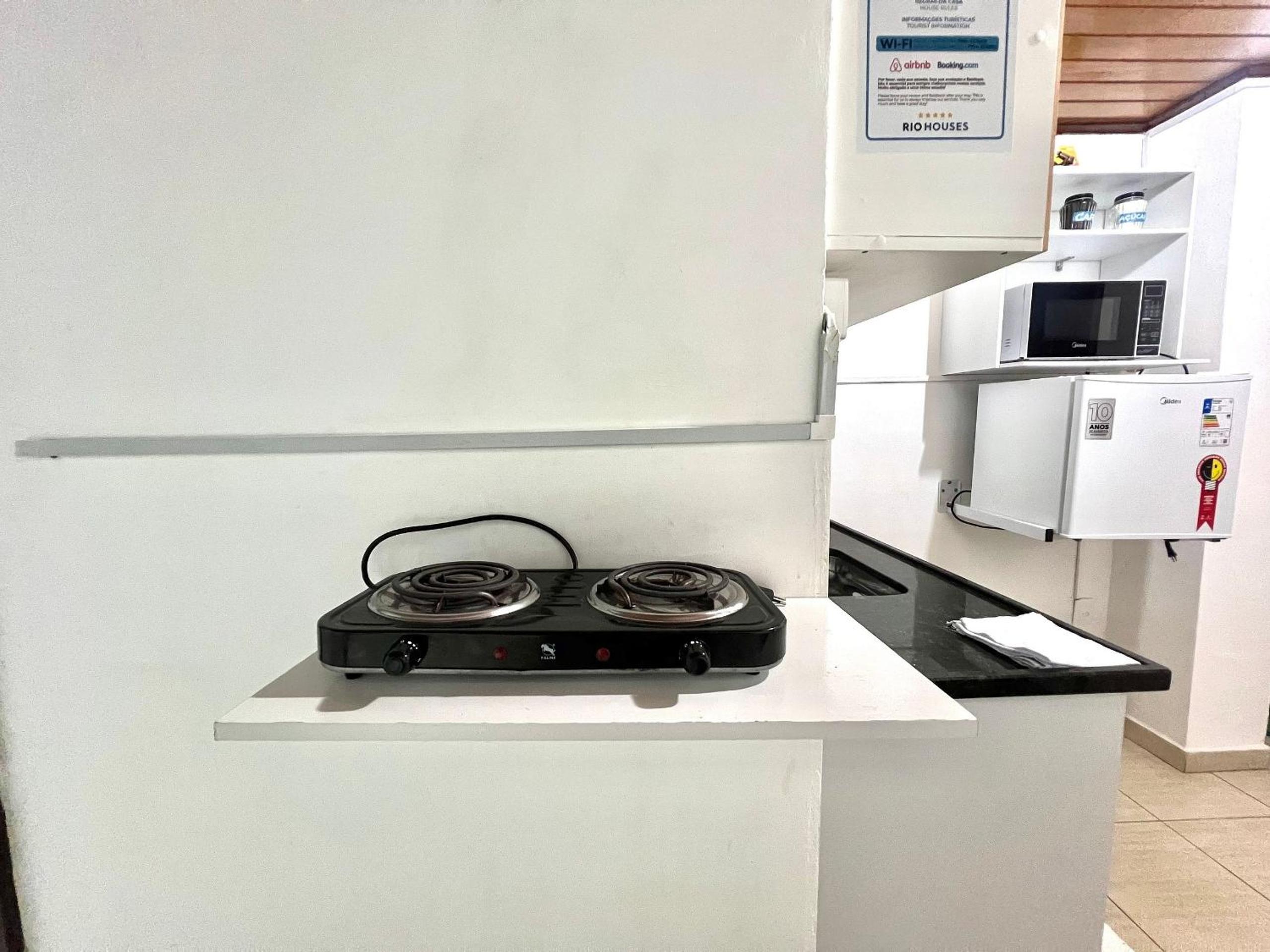 Silencioso com 1 quarto em Copacabana - 450m do metrô