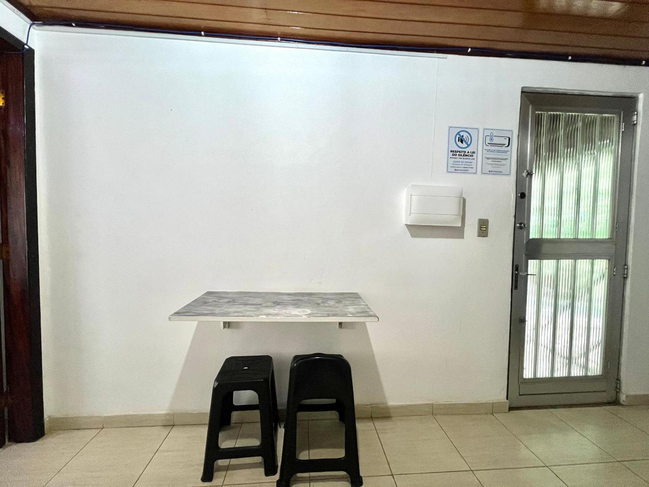 Silencioso com 1 quarto em Copacabana - 450m do metrô