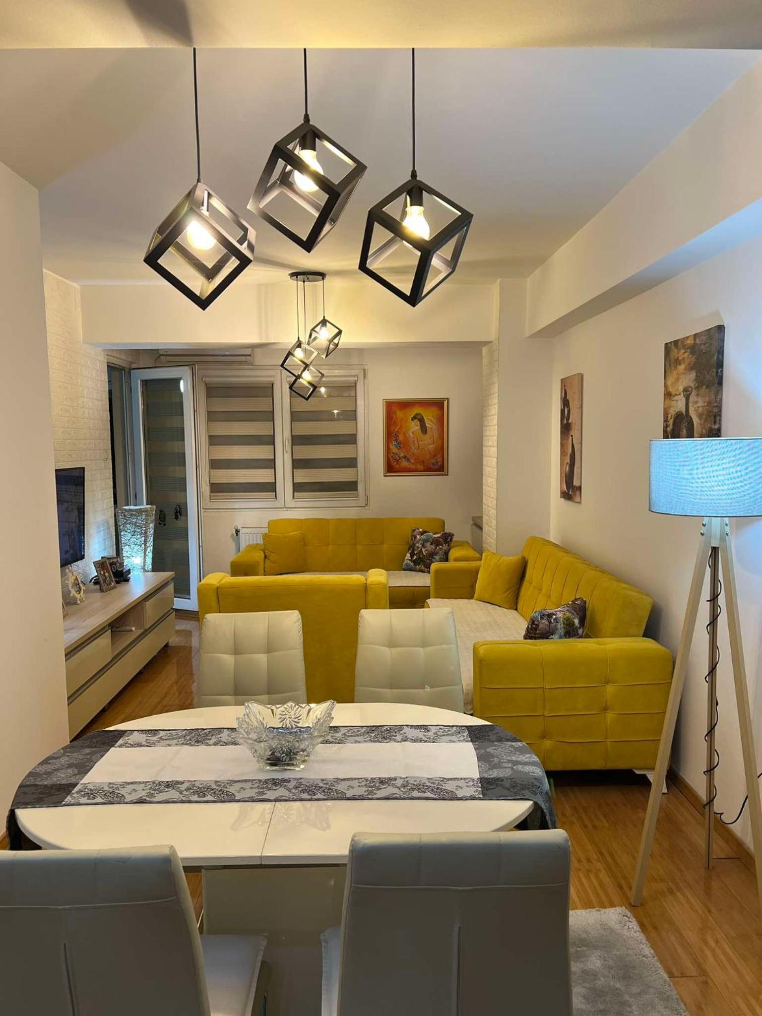 Diamond Onyx Apartment