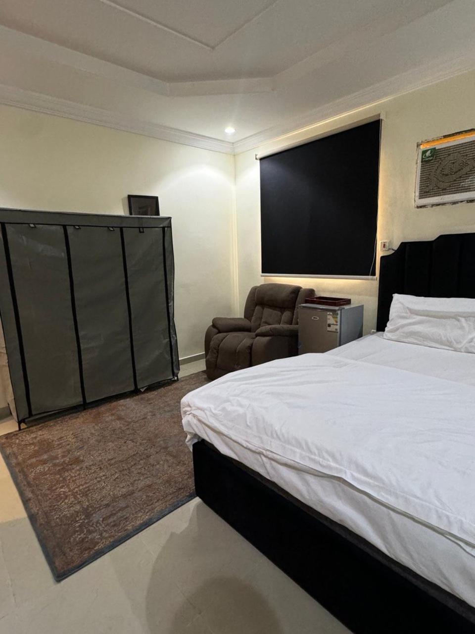 one room view 4
