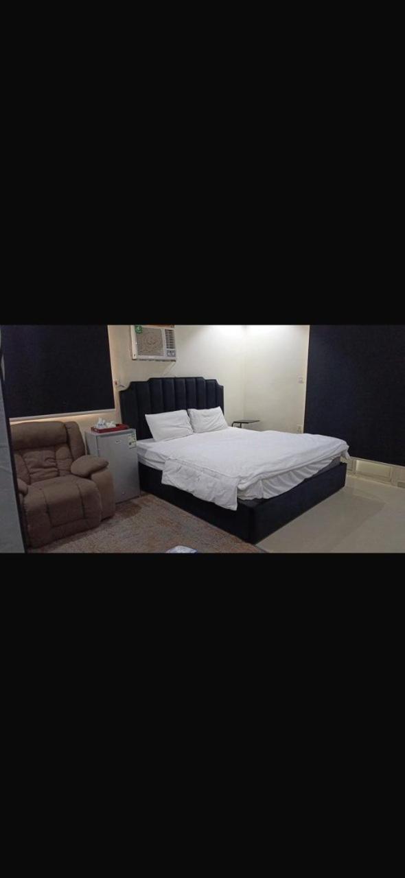 one room view 5