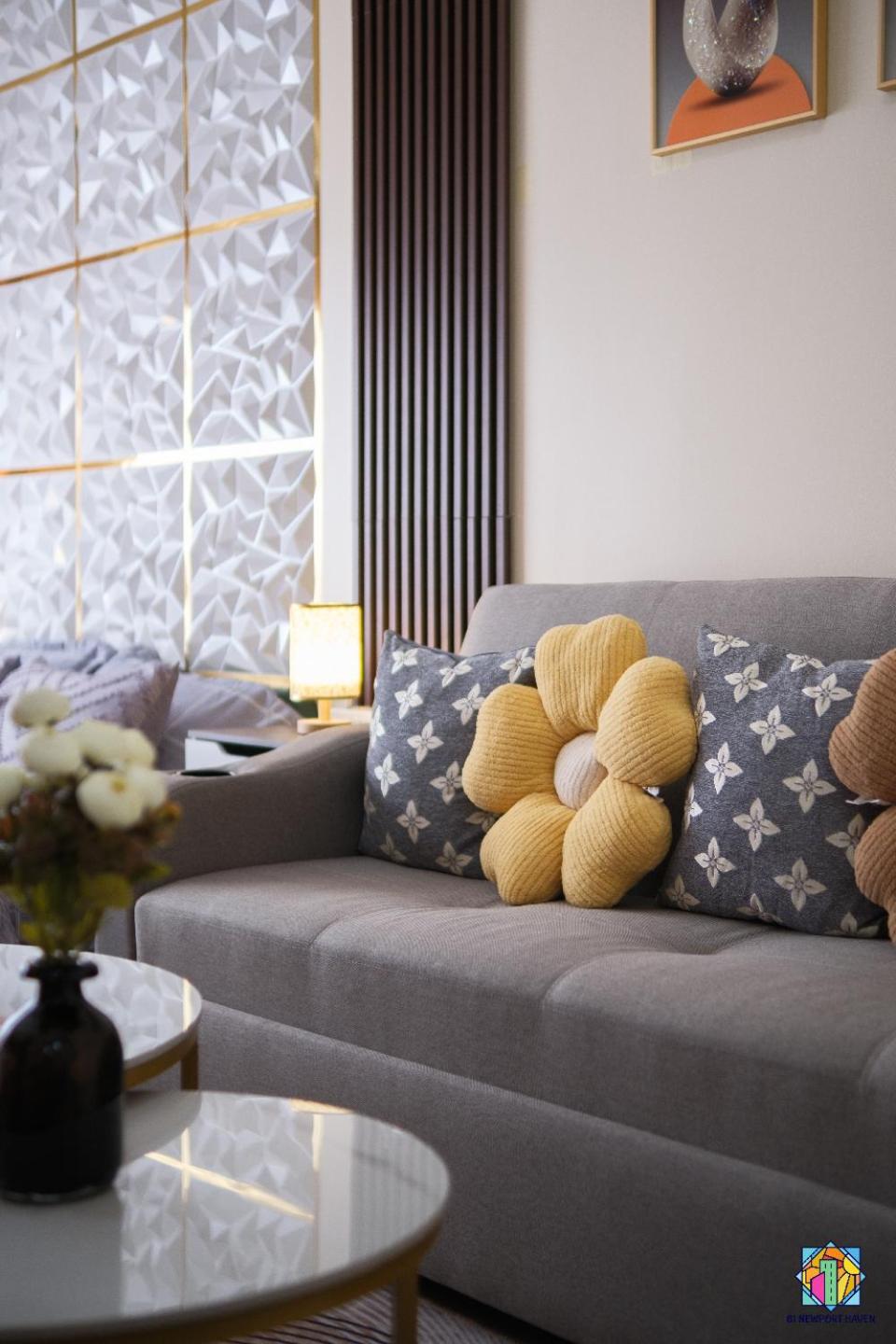 81 NewportHaven view 5