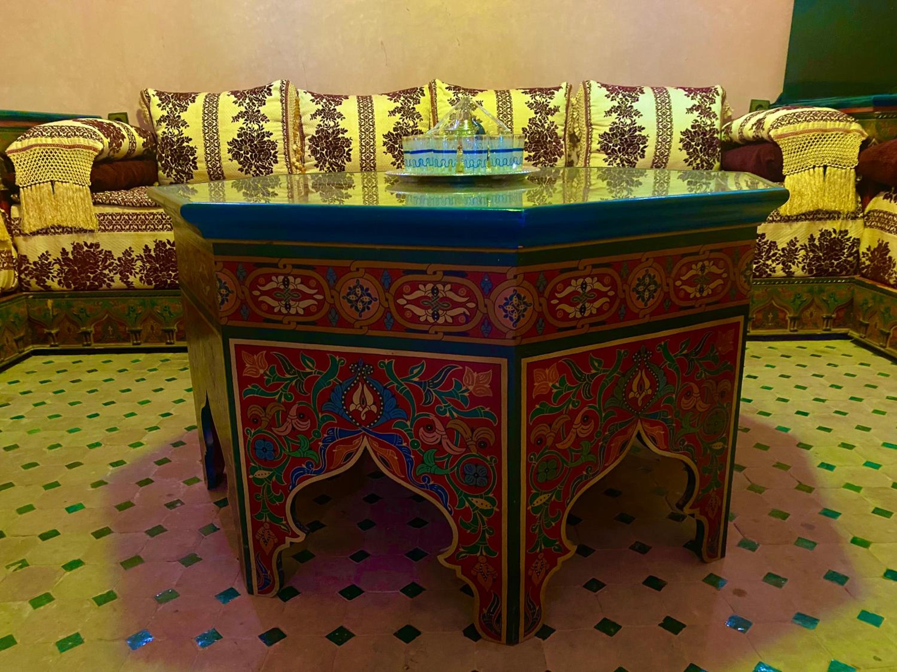 Riad Atlas Swimming pools a jacuzzi parking and close to the city center view 3