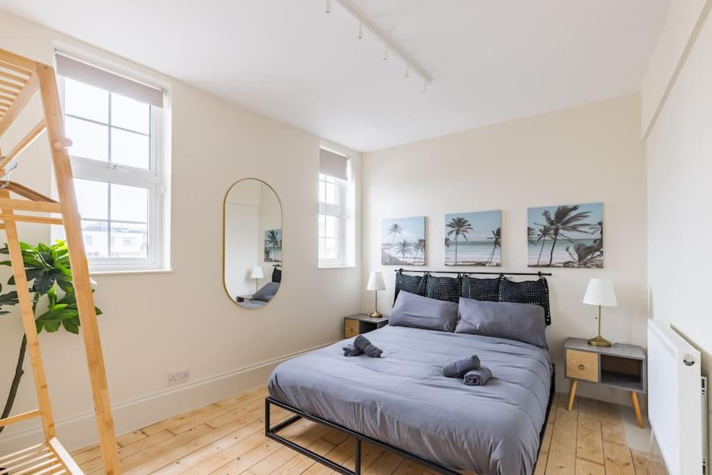 4 Bed Penthouse in Shoreditch