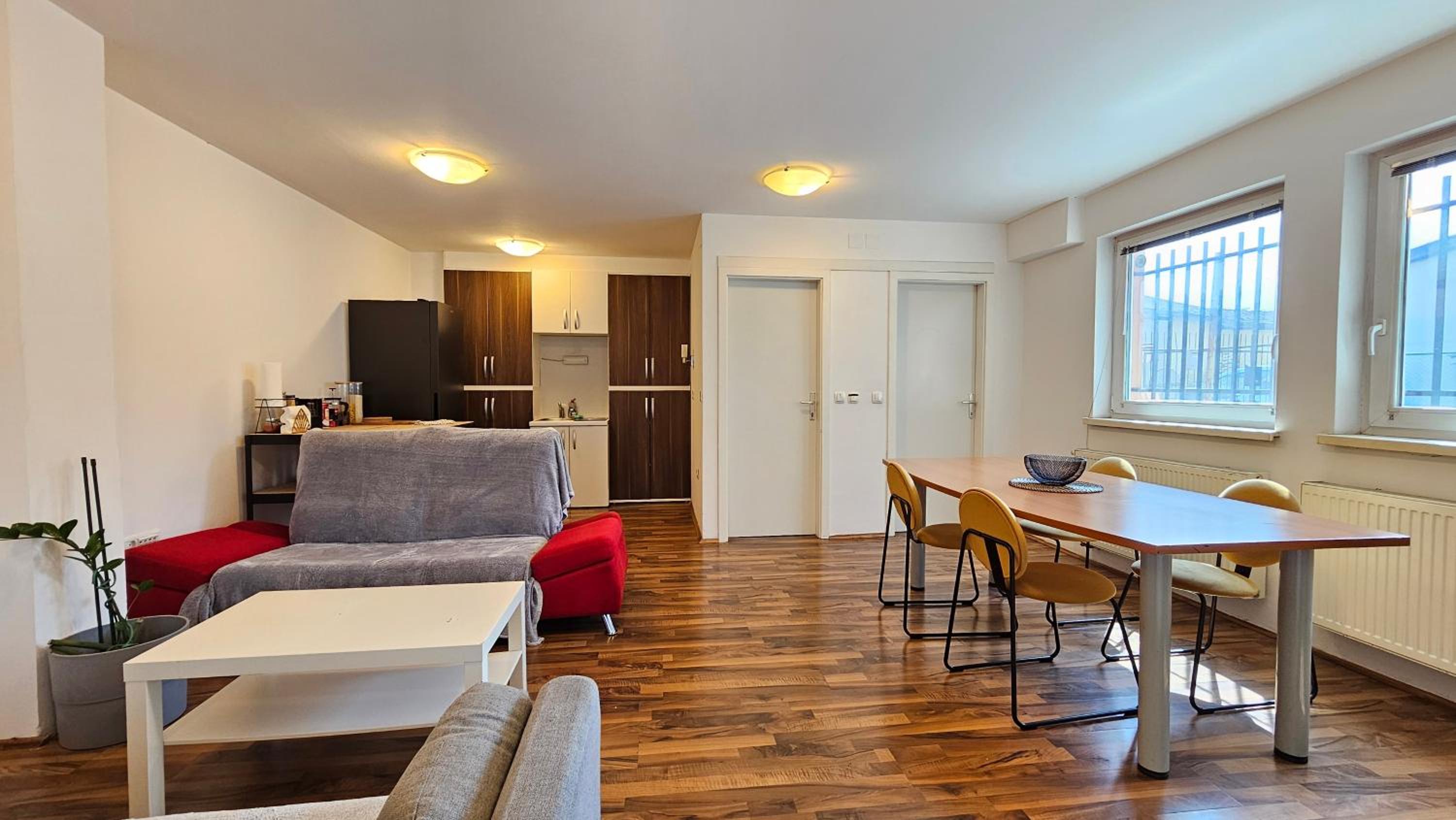 Industrial vibe flat