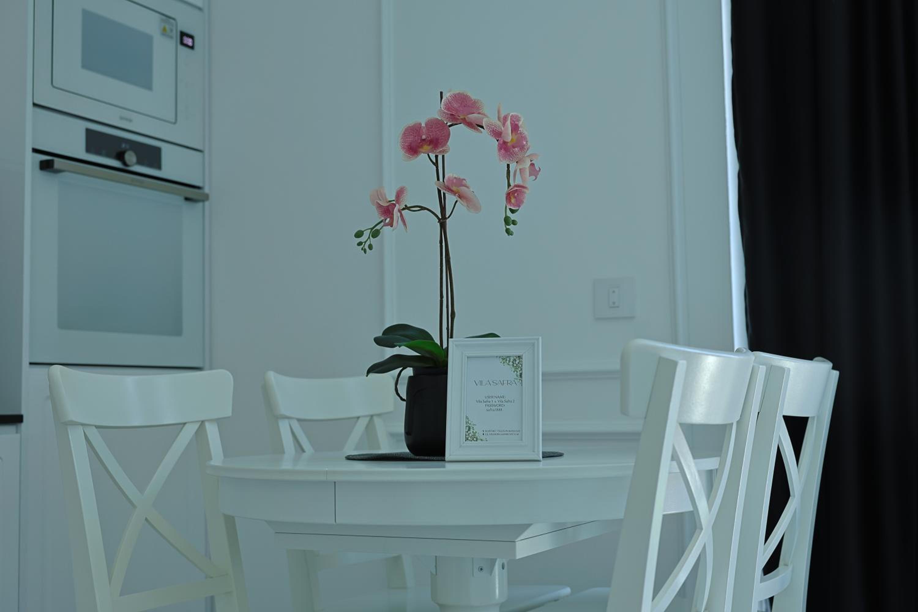 Villa Safra sa bazenom