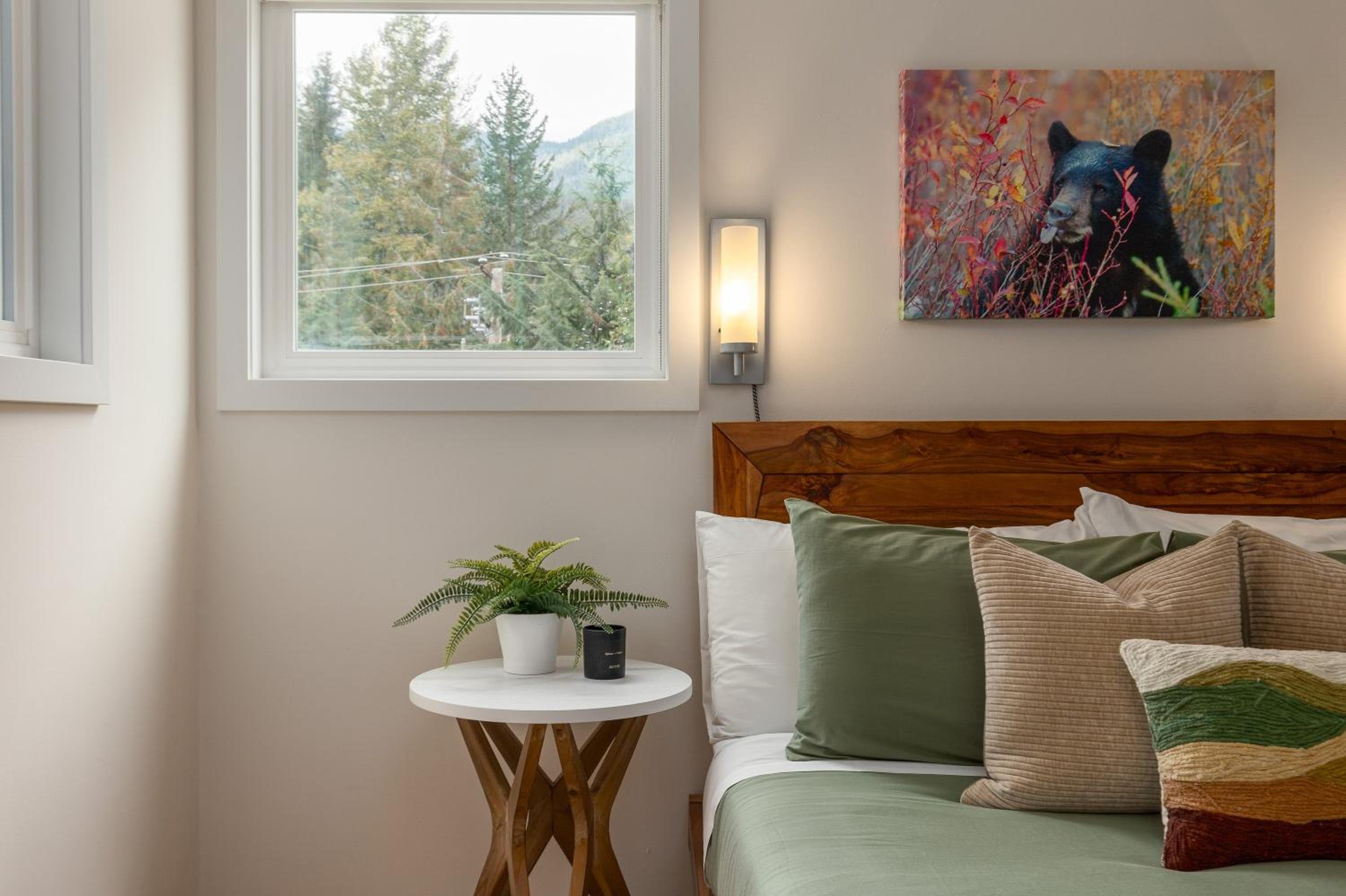 1BR in Gondola Village, Near Gondola, Free Parking, Updated Unit, Incredible Location