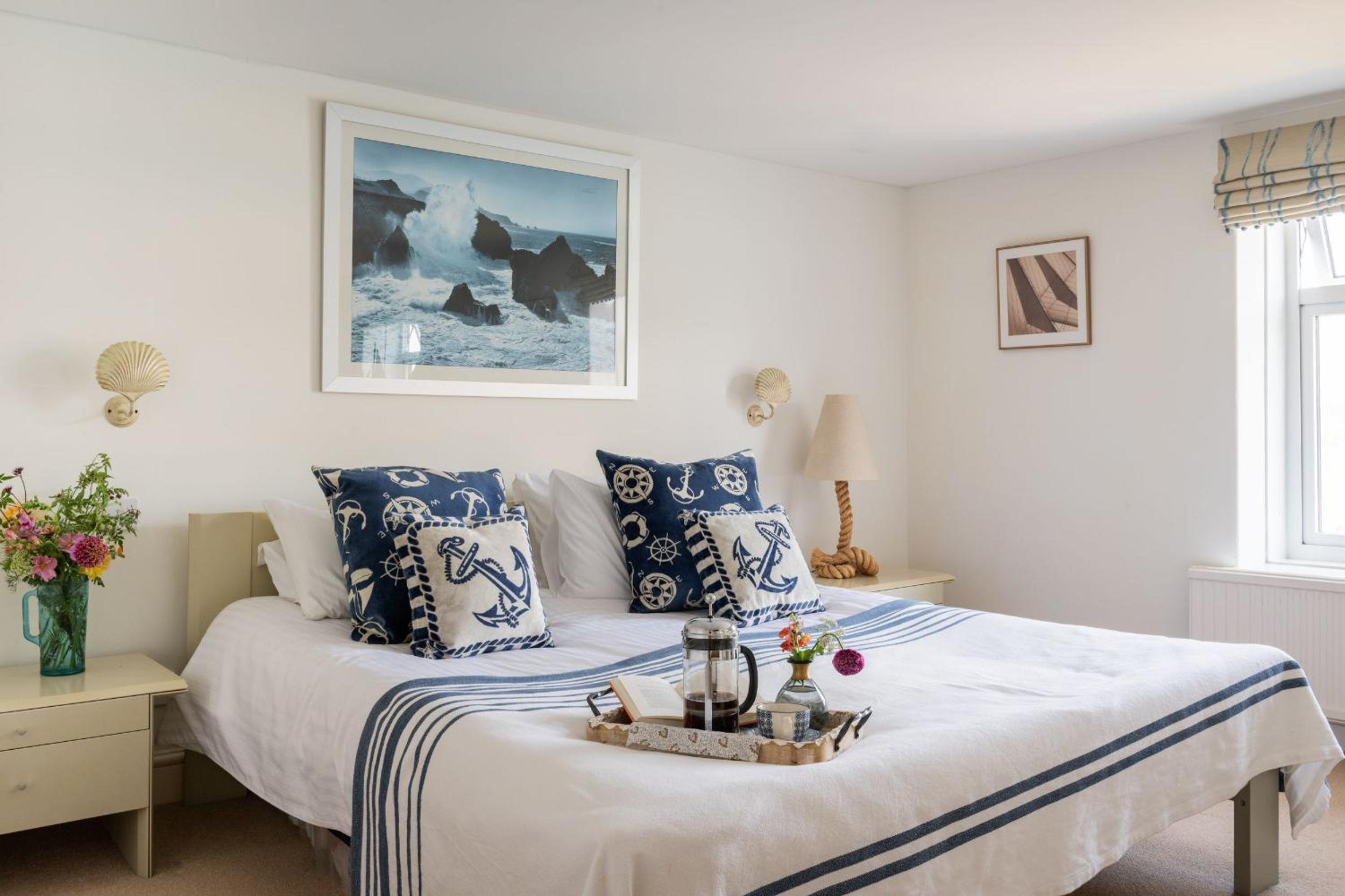 46 The Salcombe view 3