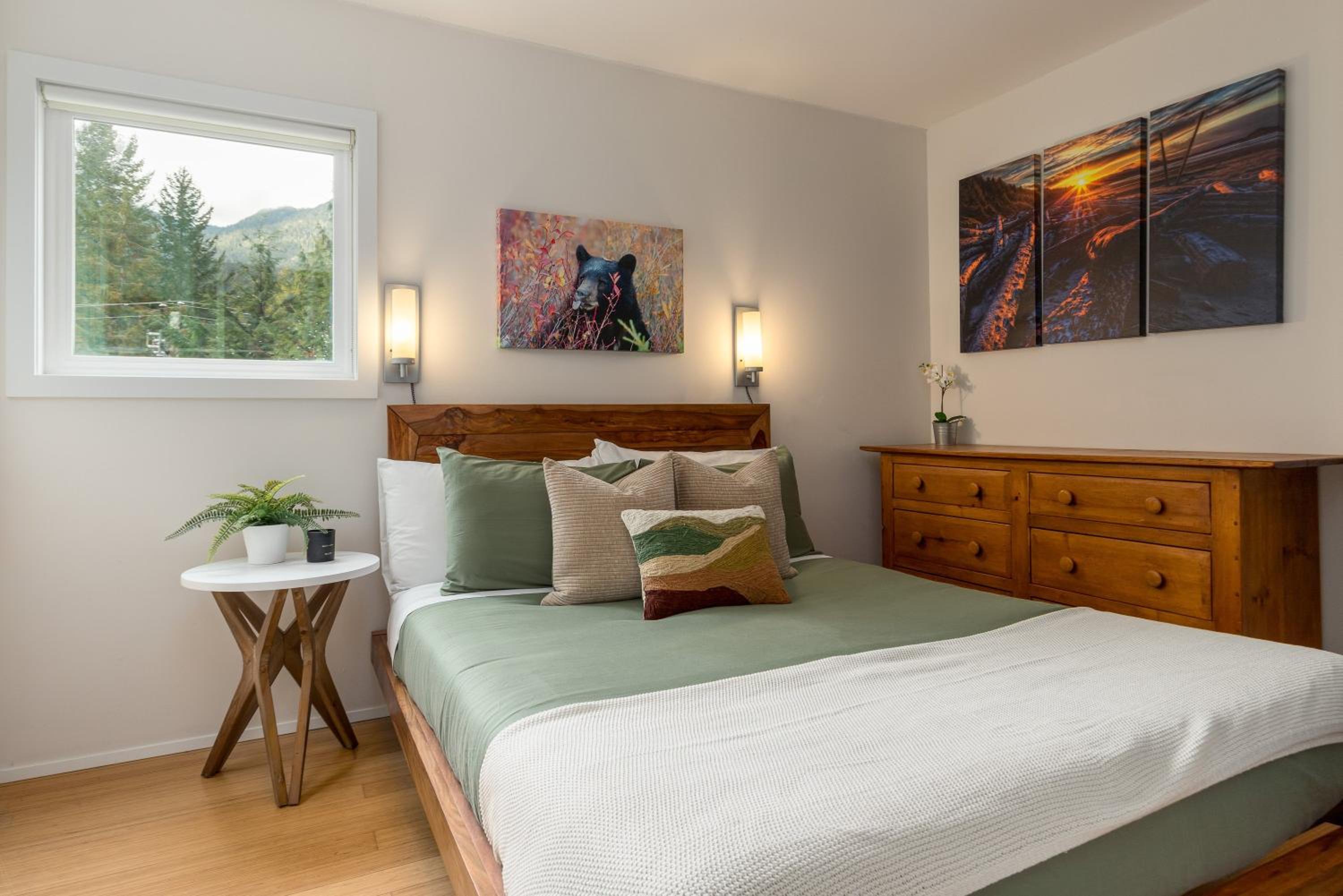 1BR in Gondola Village, Near Gondola, Free Parking, Updated Unit, Incredible Location