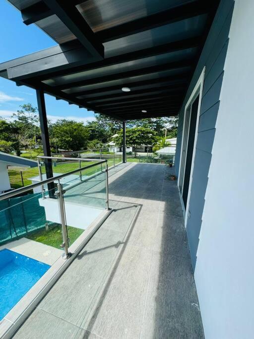 Casa grande cerca de playa Punta Leona