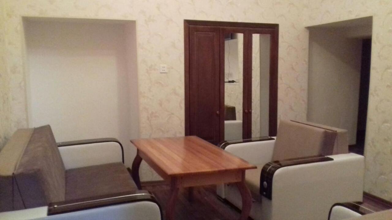 Double gates home