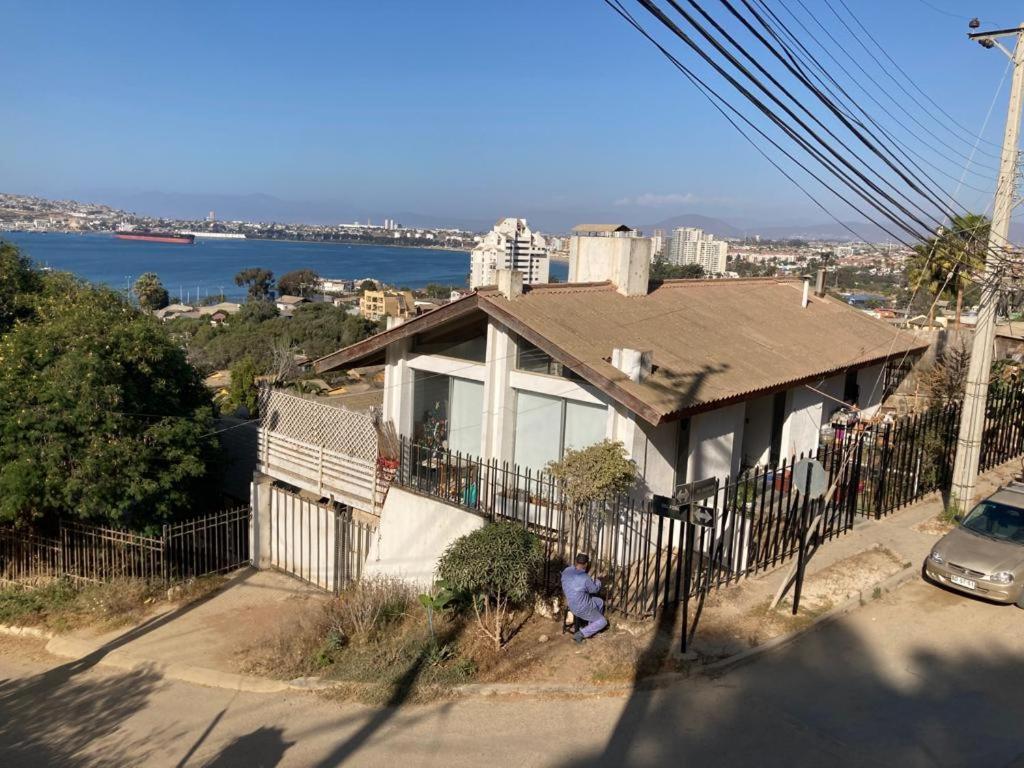 linda casa con preciosa vista a la bahía