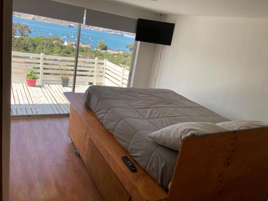 linda casa con preciosa vista a la bahía