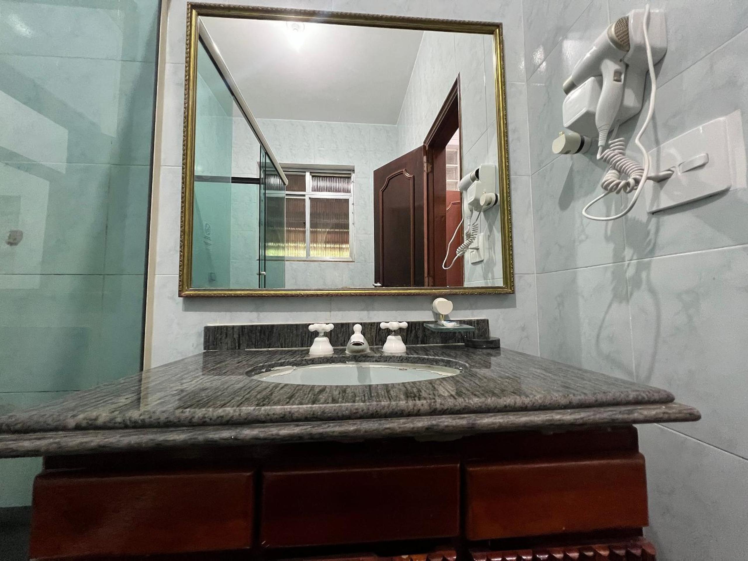 House in Copacabana - 2 Suites