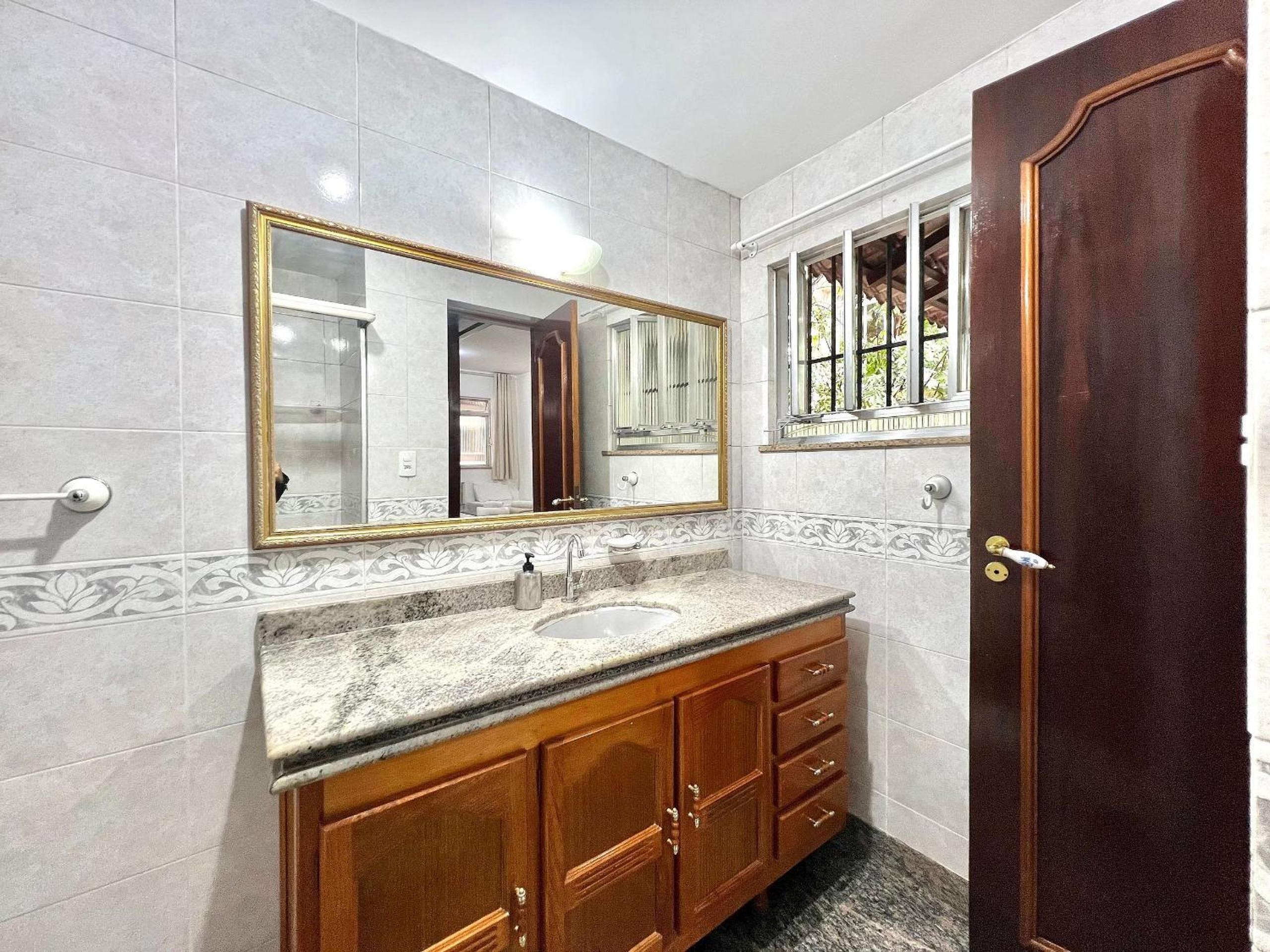 House in Copacabana - 2 Suites