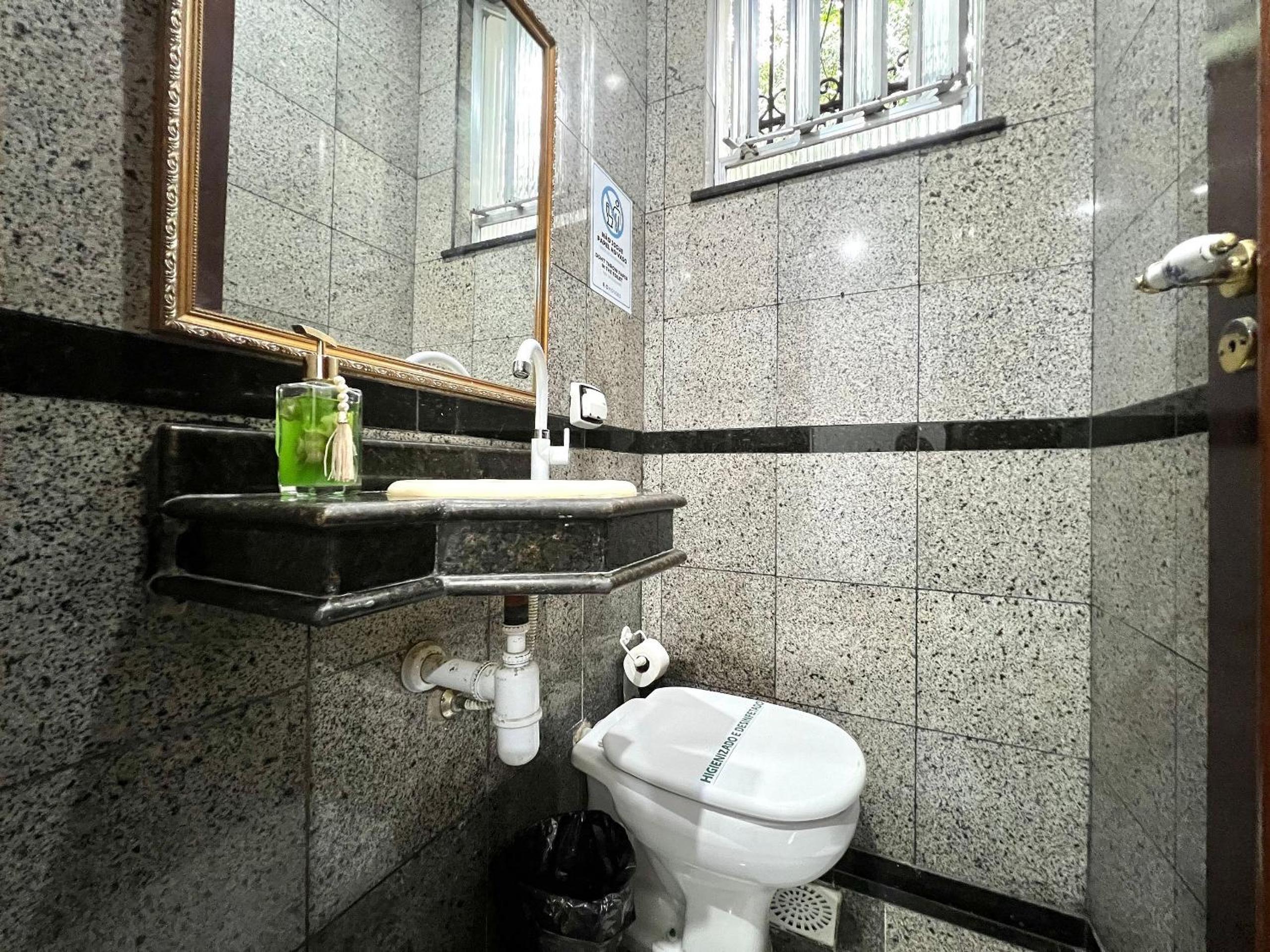House in Copacabana - 2 Suites