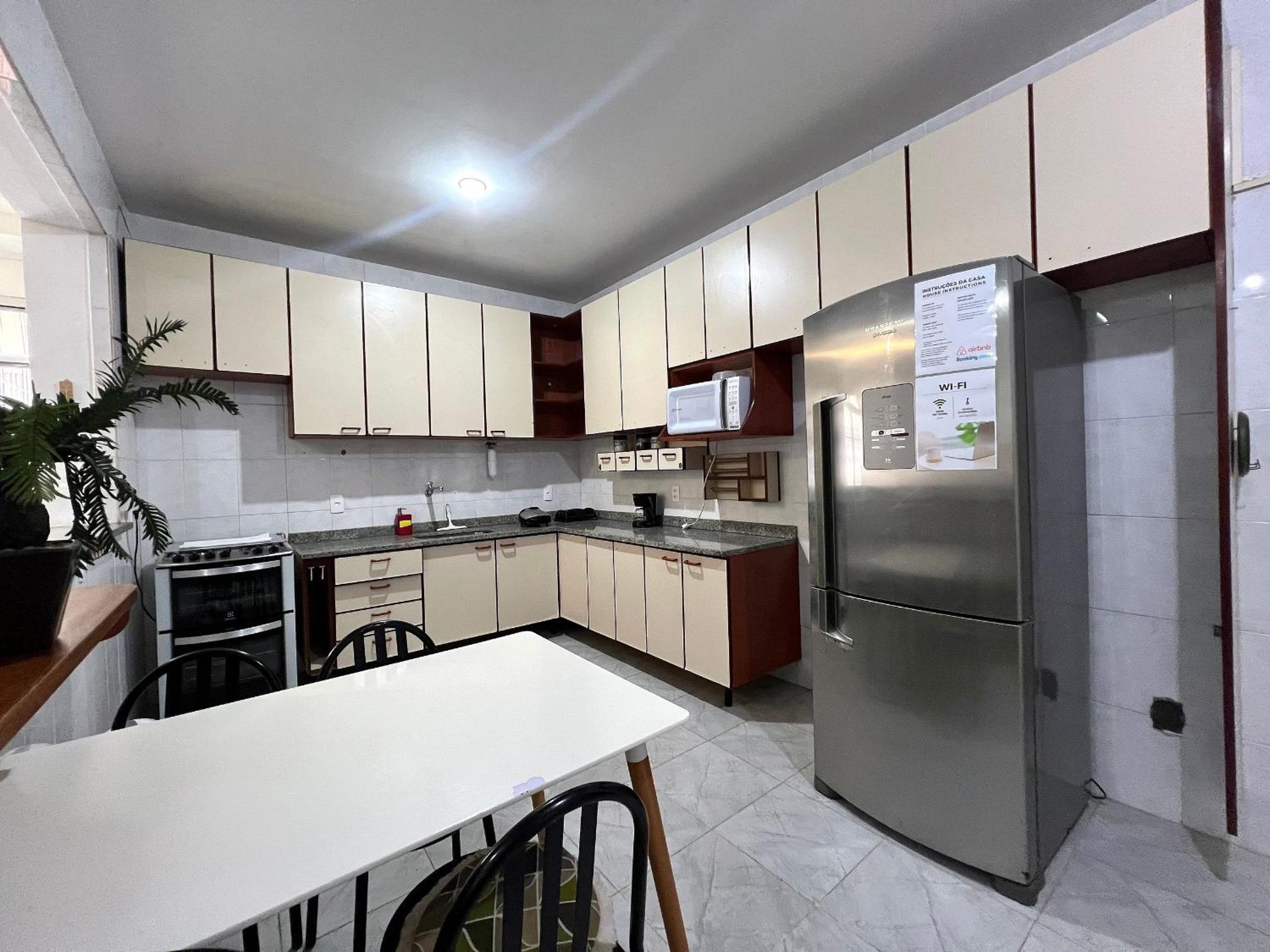 House in Copacabana - 2 Suites