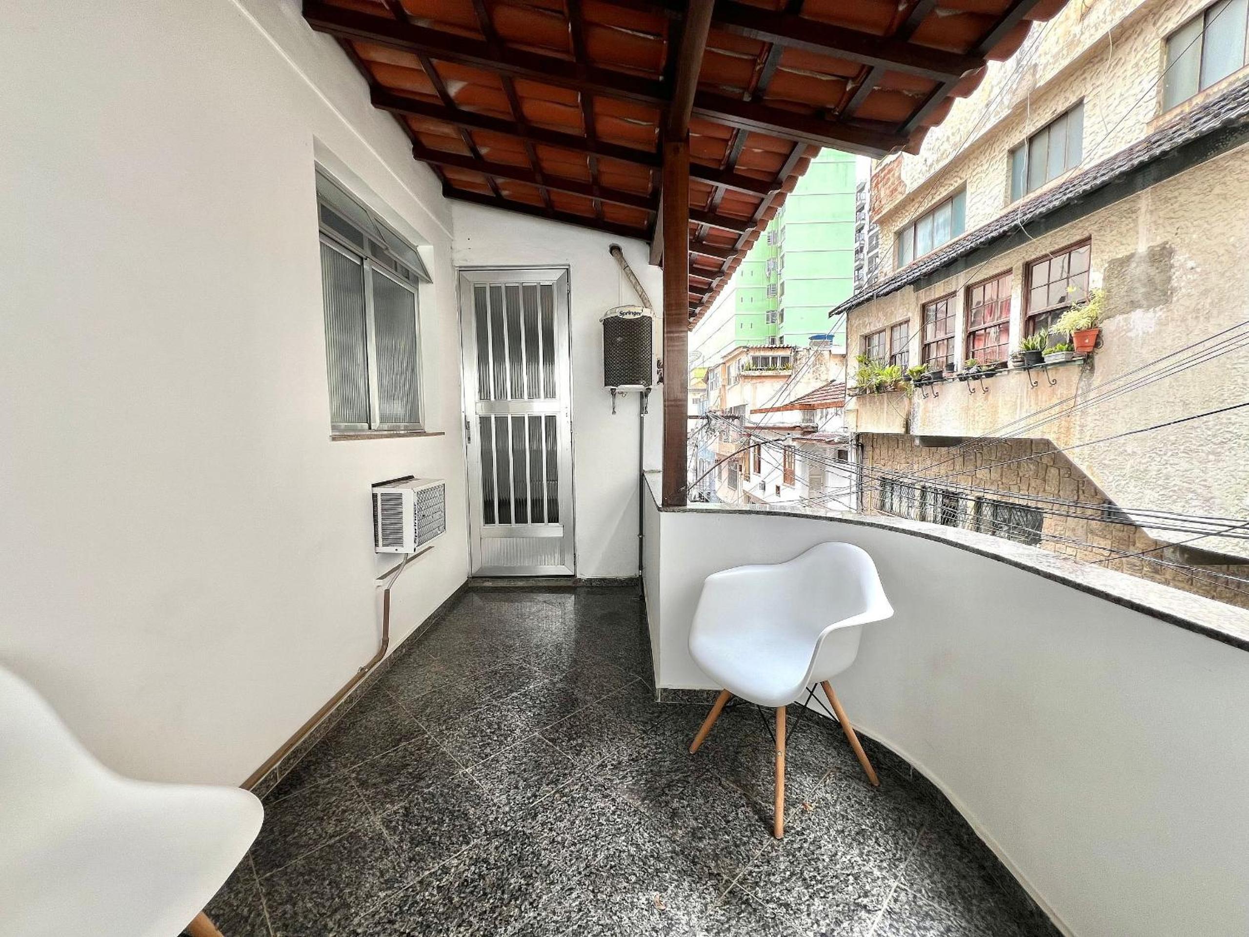 House in Copacabana - 2 Suites