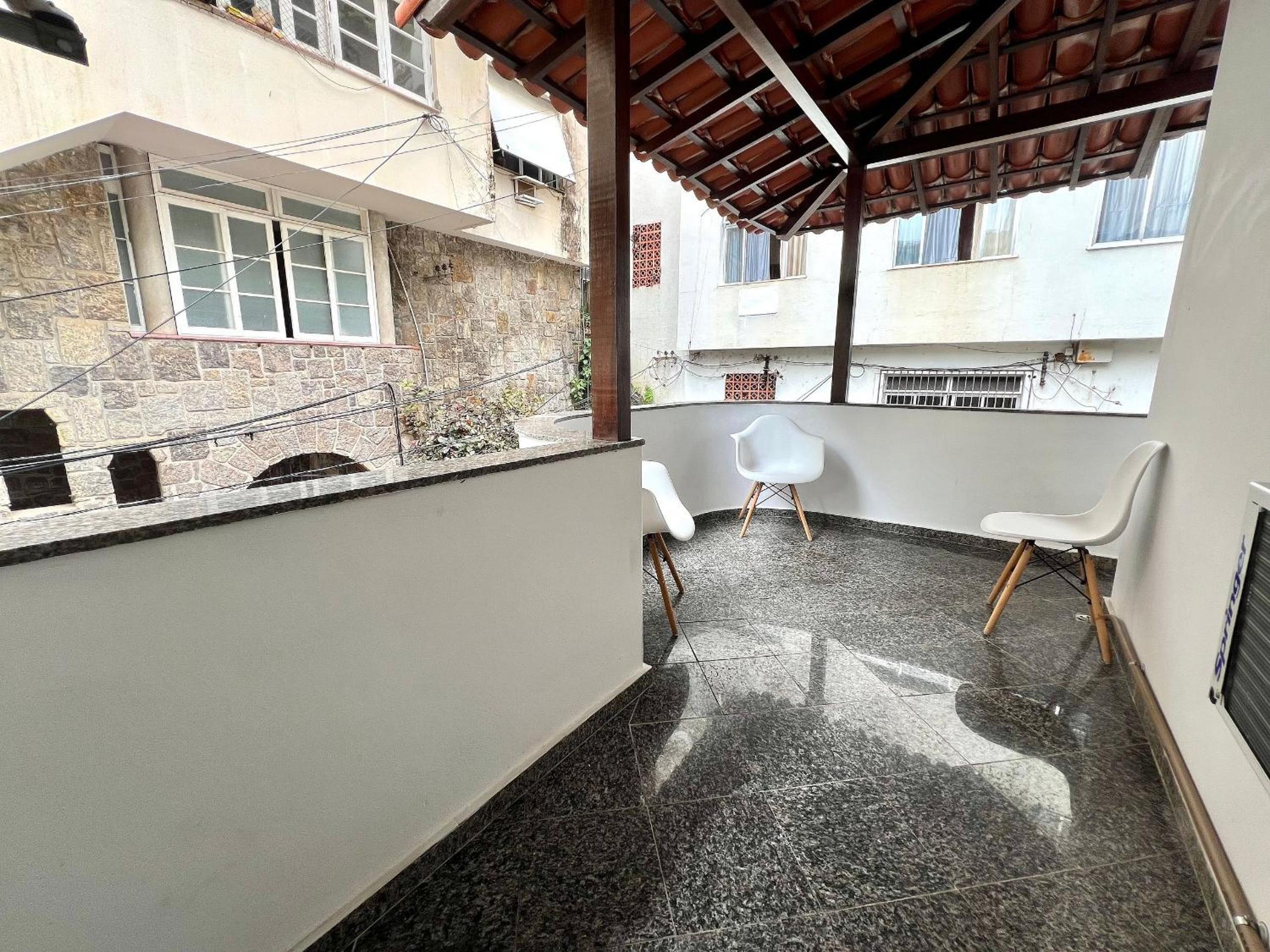 House in Copacabana - 2 Suites