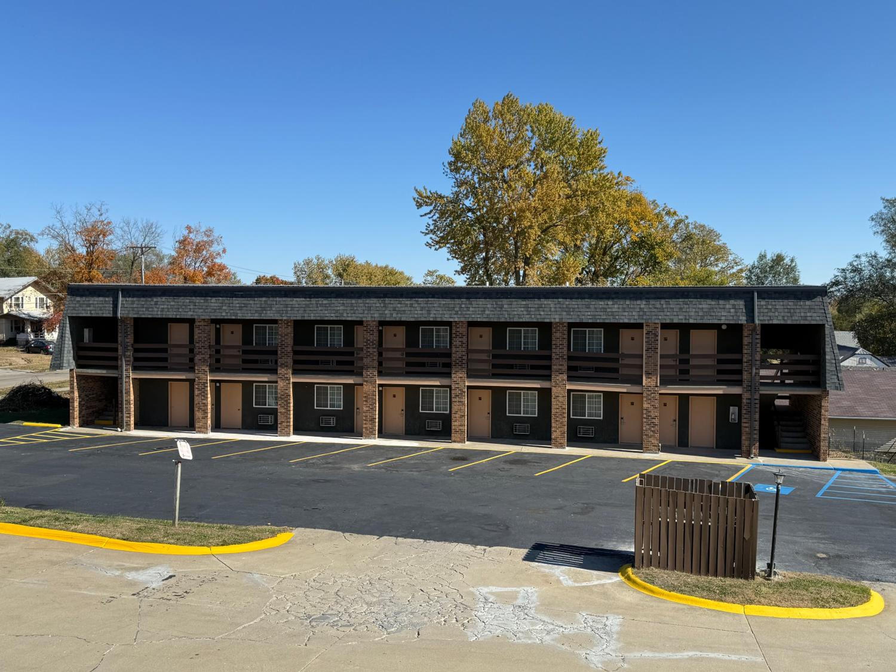 Westbridge Inn and Suites