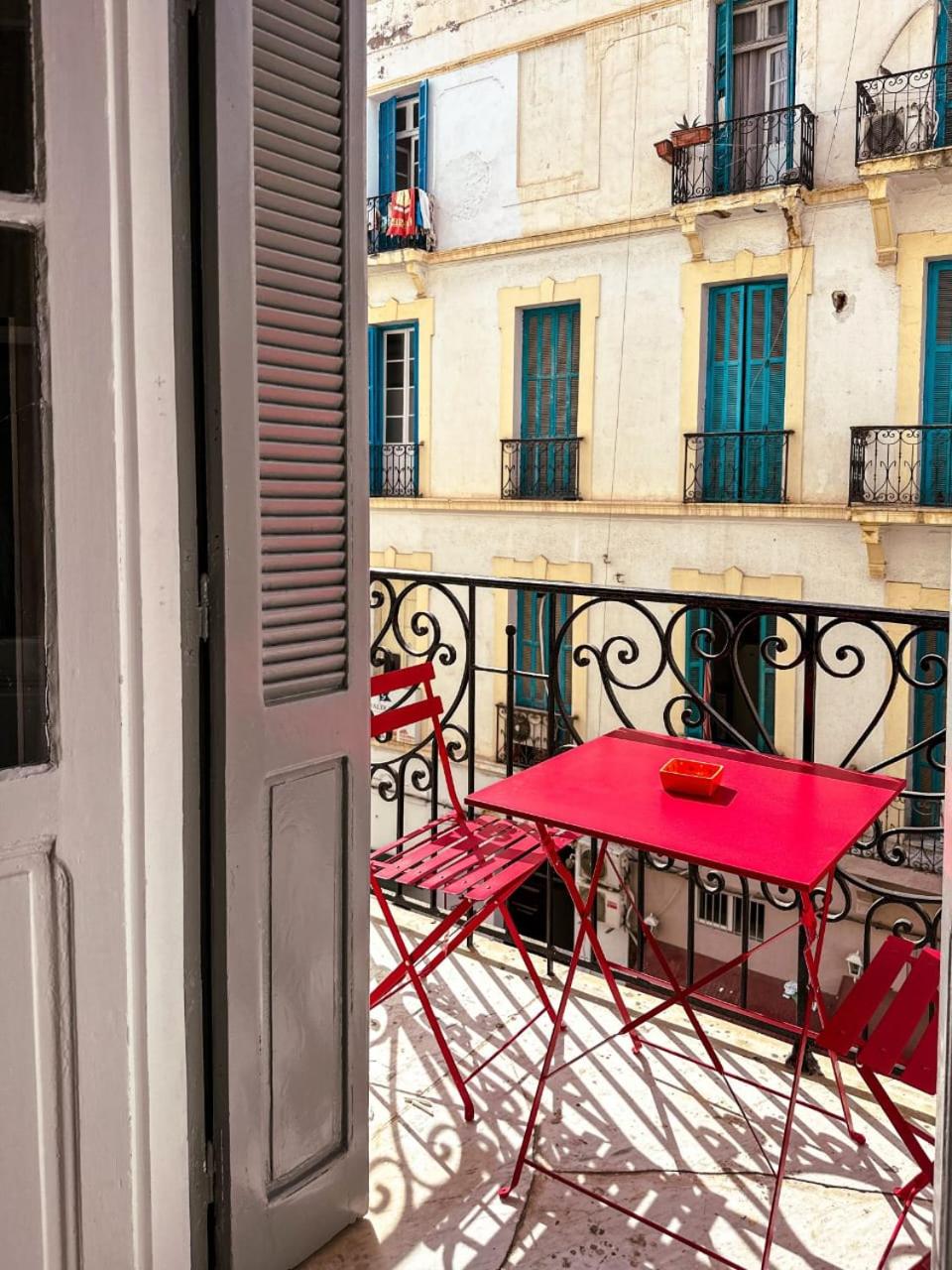 Cozy apartment in Tunis downtown view 3