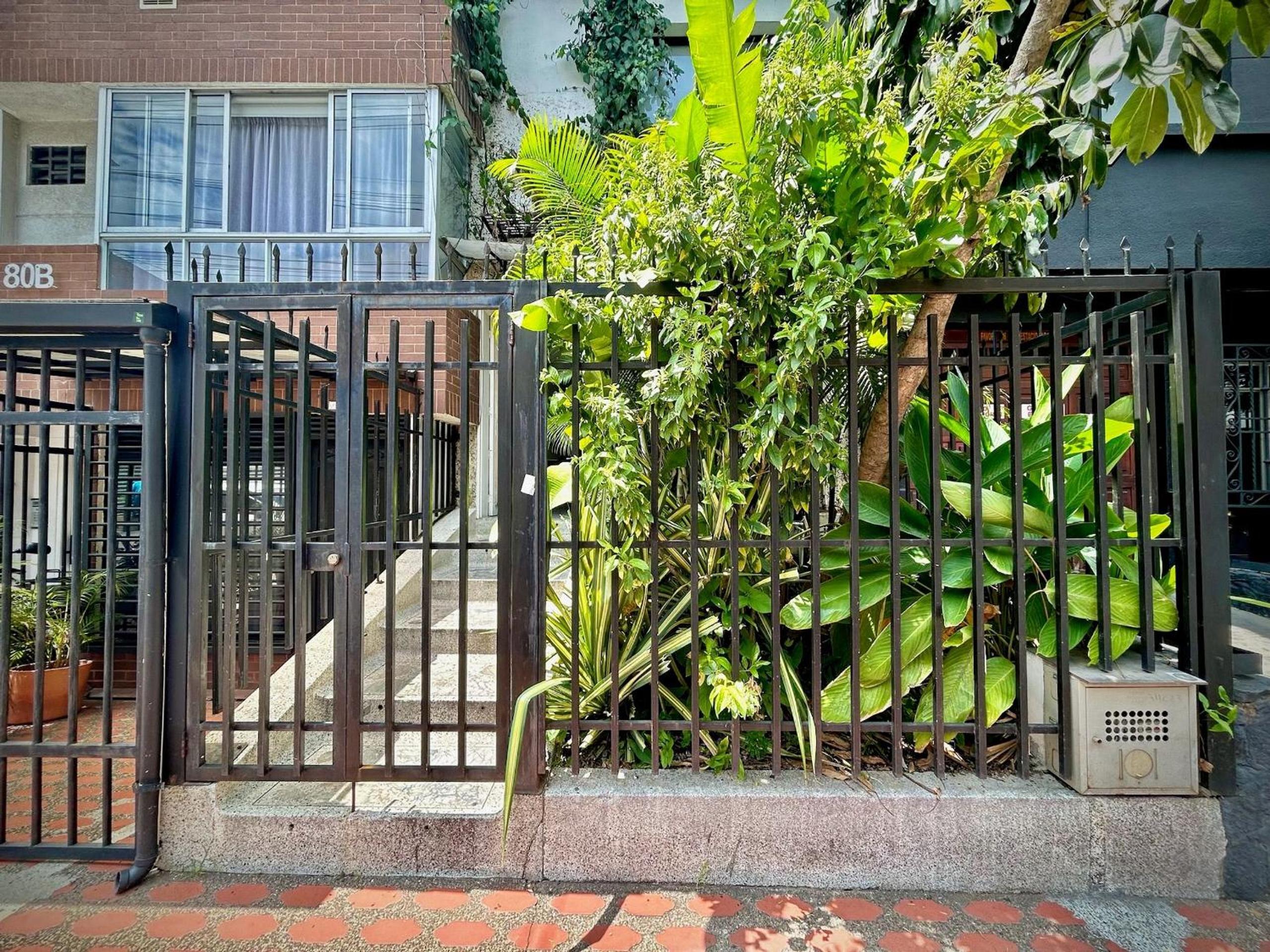 Laureles Apartments and Lofts