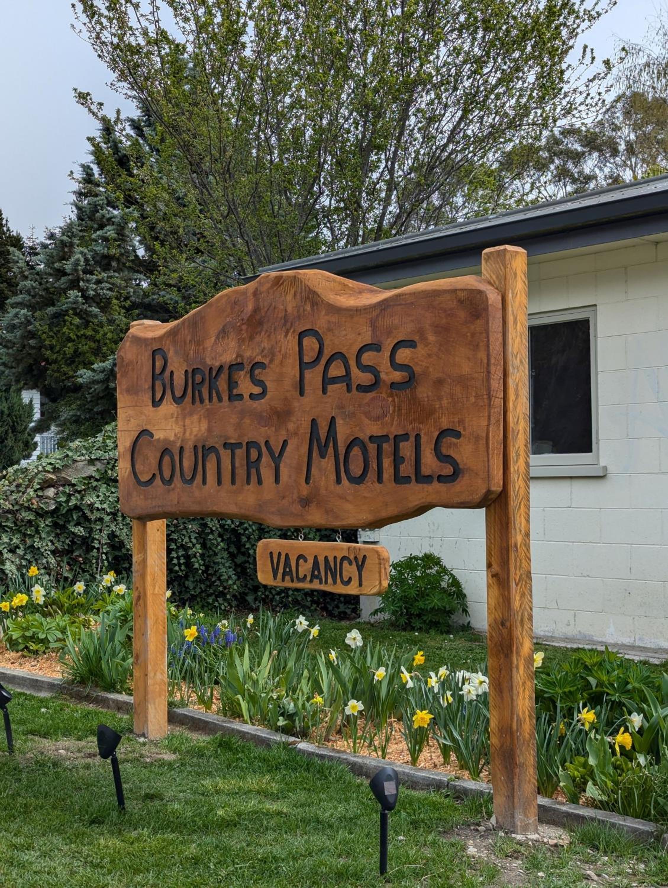 Burkes Pass Country Motels