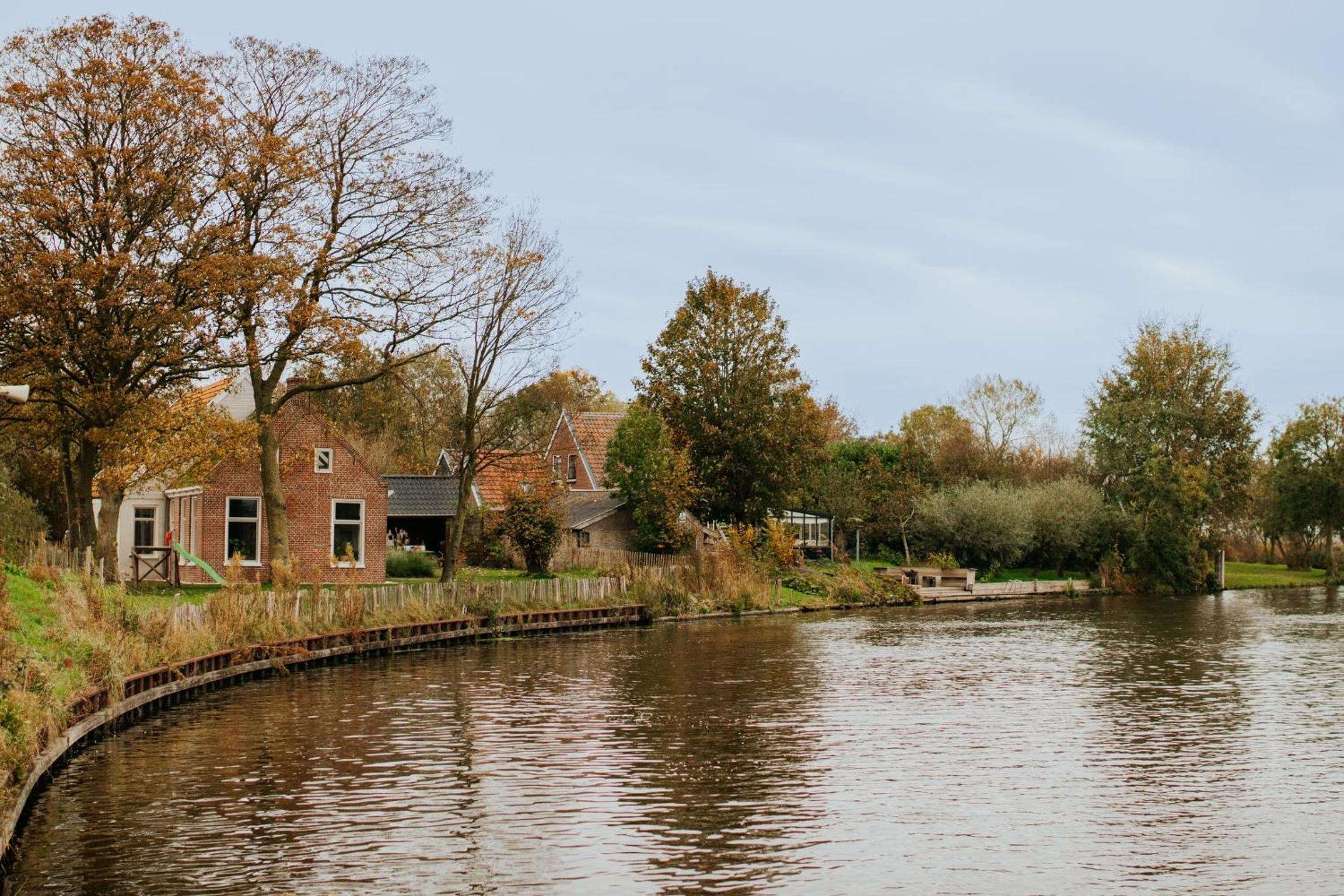 Villa aan het water met hottub view 2