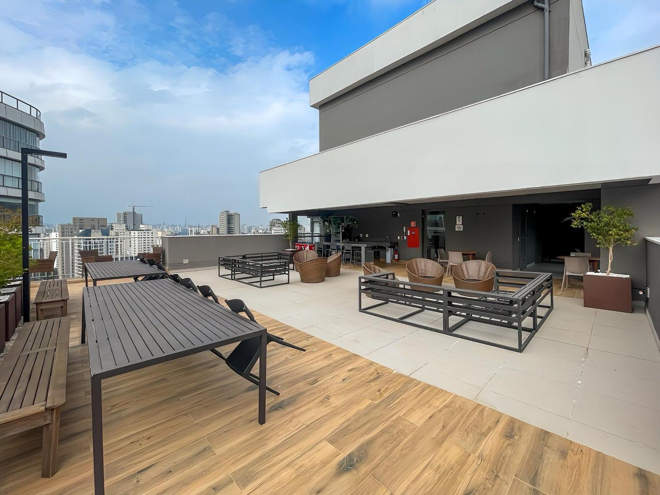 Condominium in Itaim, beautiful rooftop overlooking Ibira!!