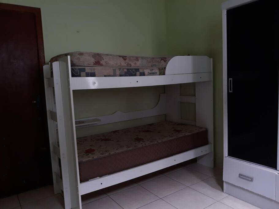 cond vila nobre Enseada Guarujá 800 mts da Praia