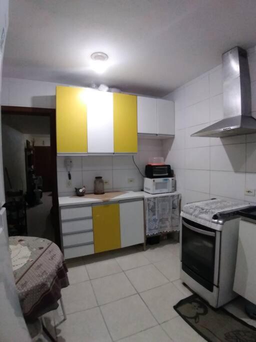 cond vila nobre Enseada Guarujá 800 mts da Praia