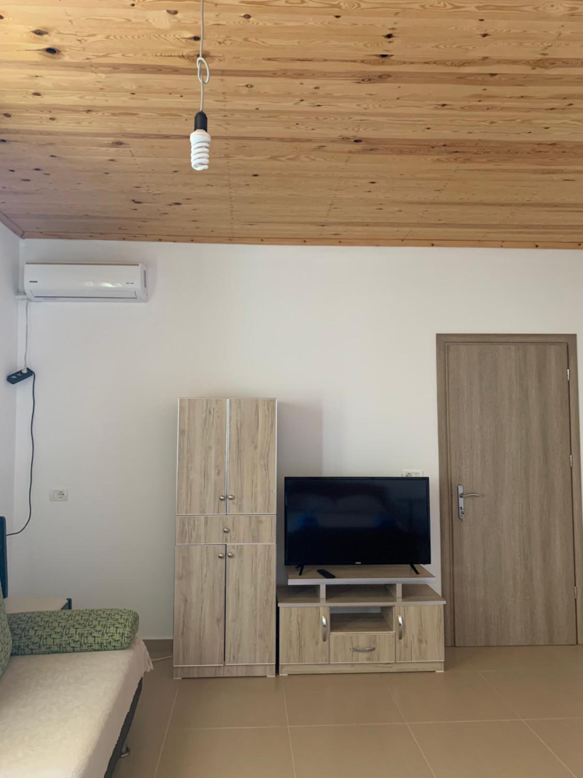 Nik Apartments