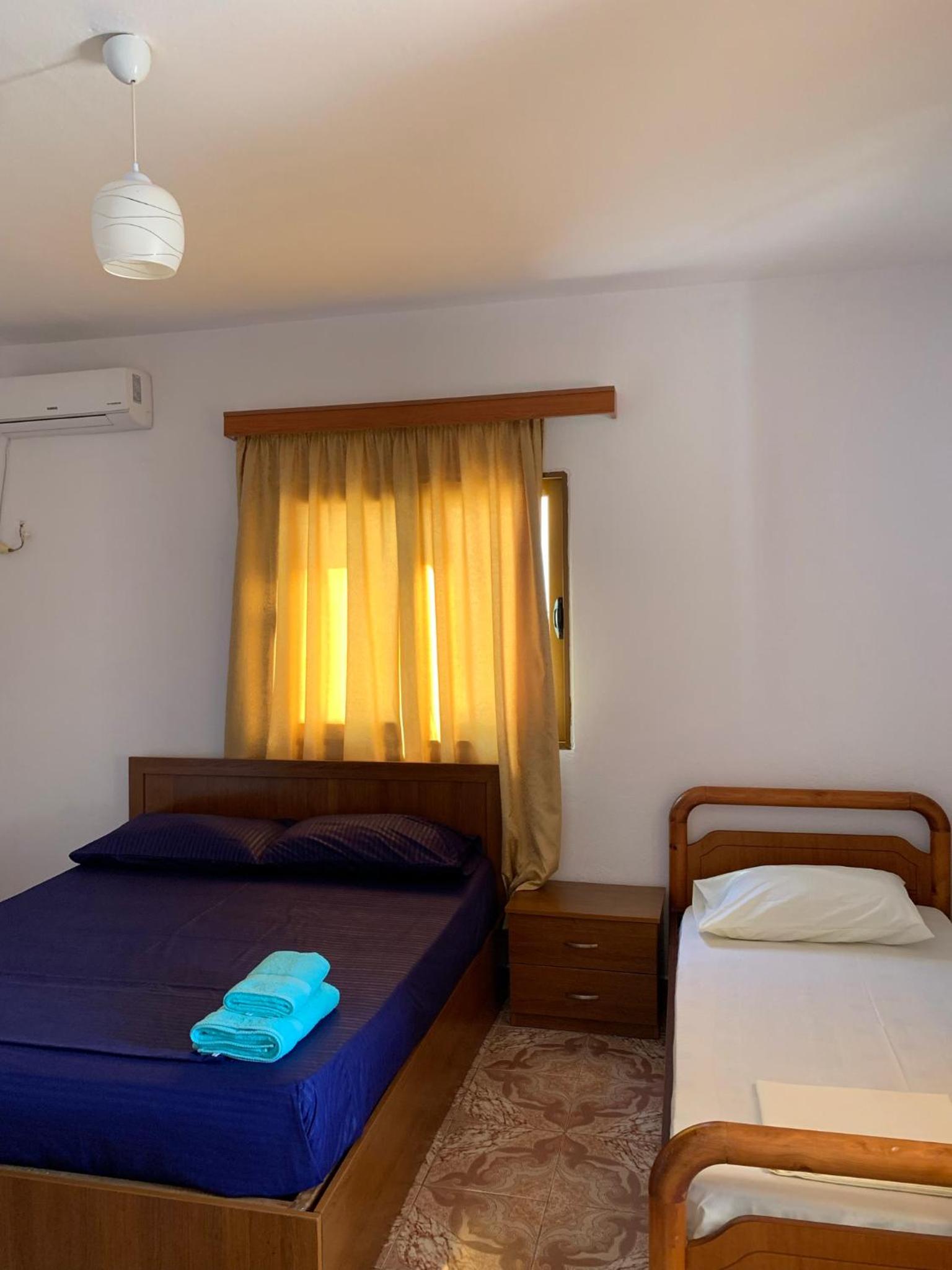 Nik Apartments