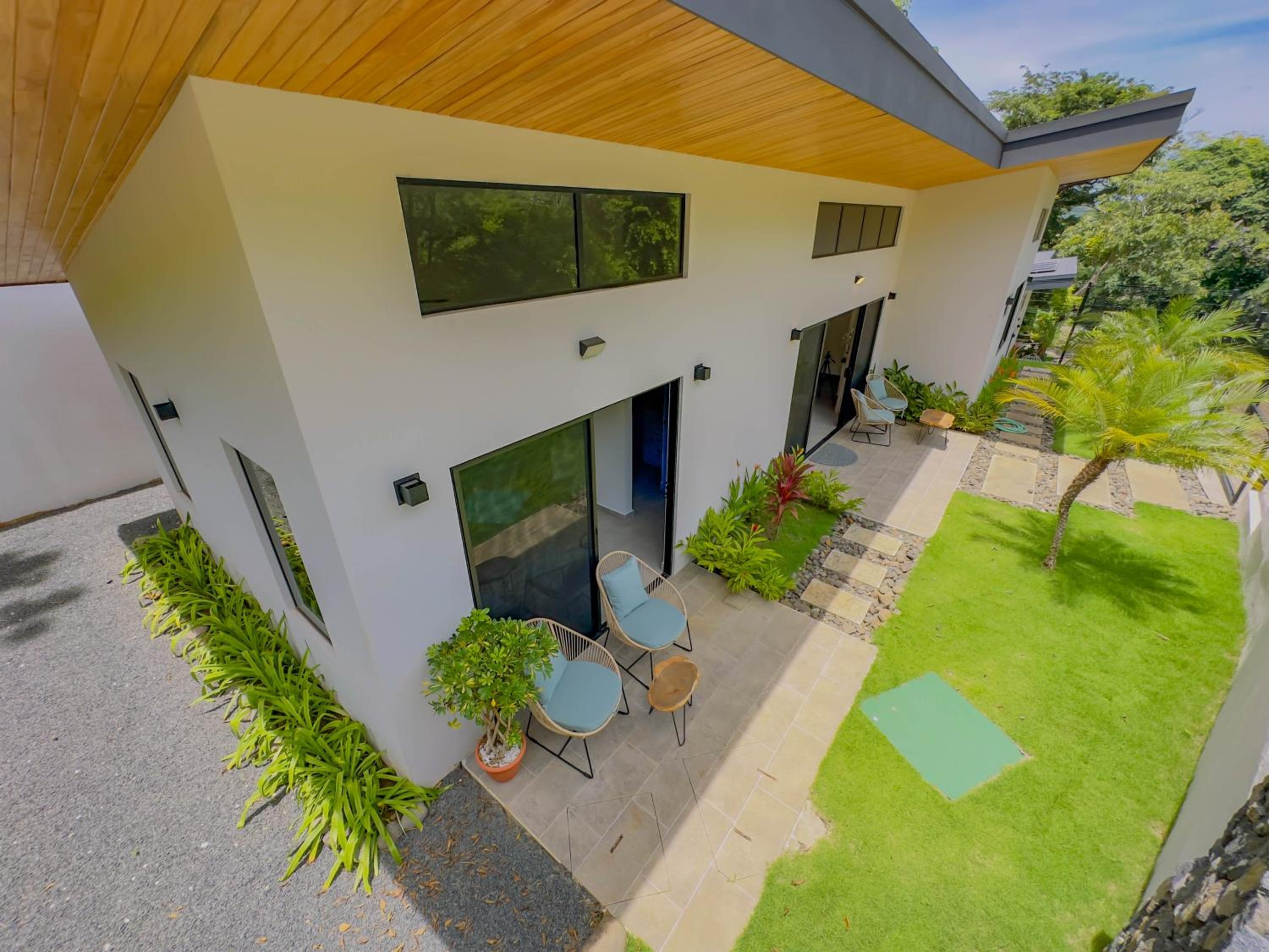 Coco Luna House 2 bed 3 bath