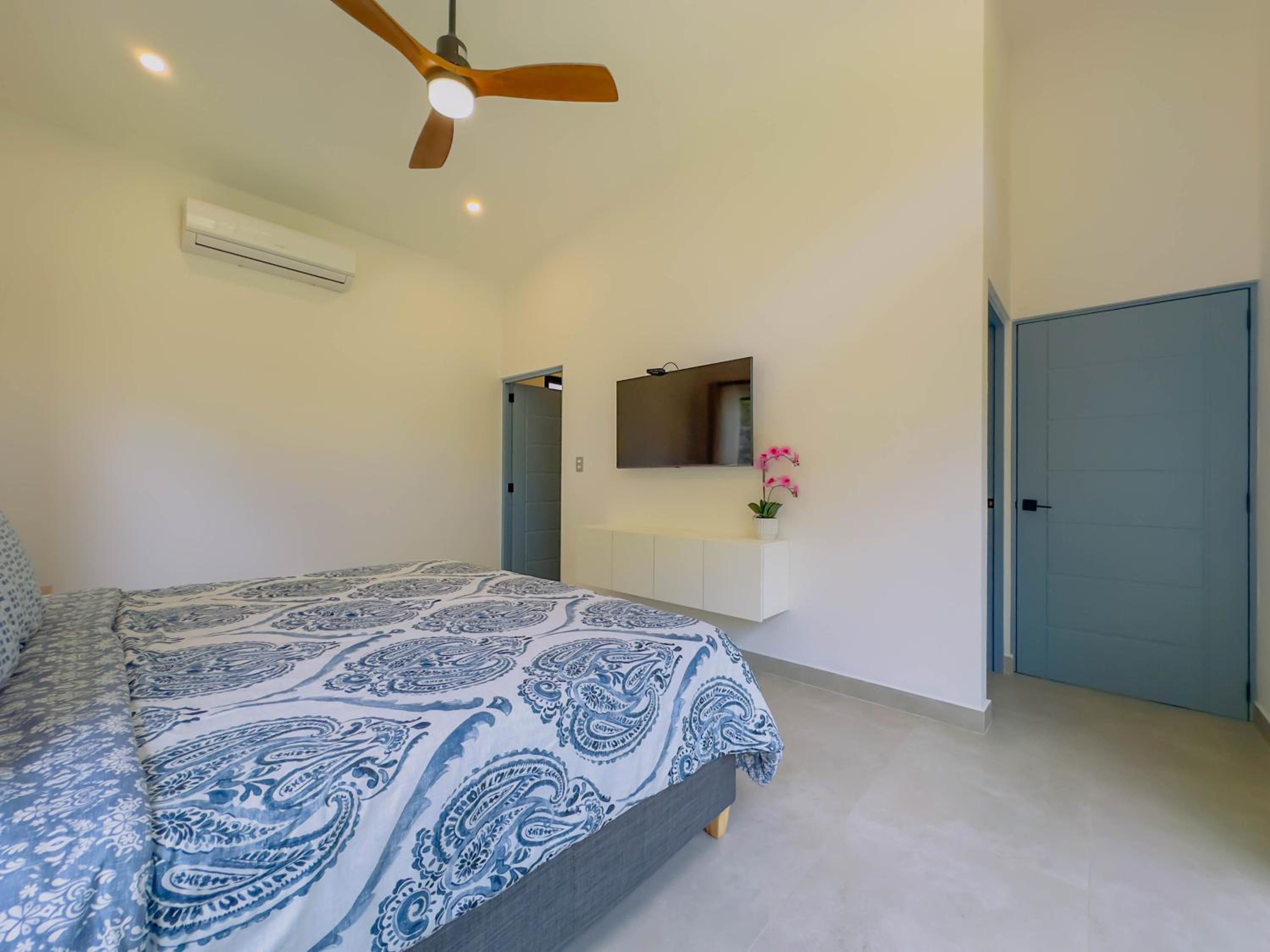 Coco Luna House 2 bed 3 bath