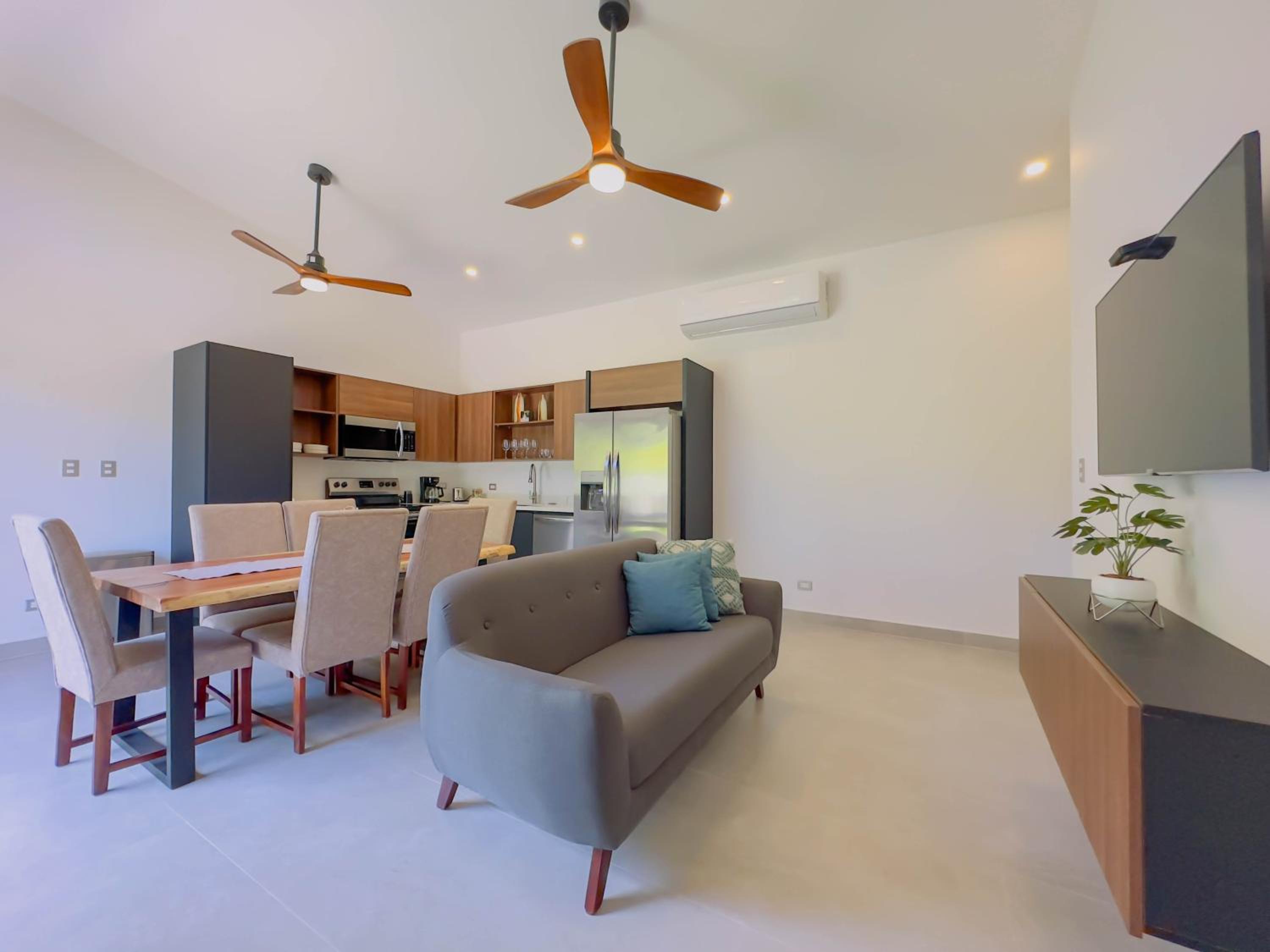 Coco Luna House 2 bed 3 bath