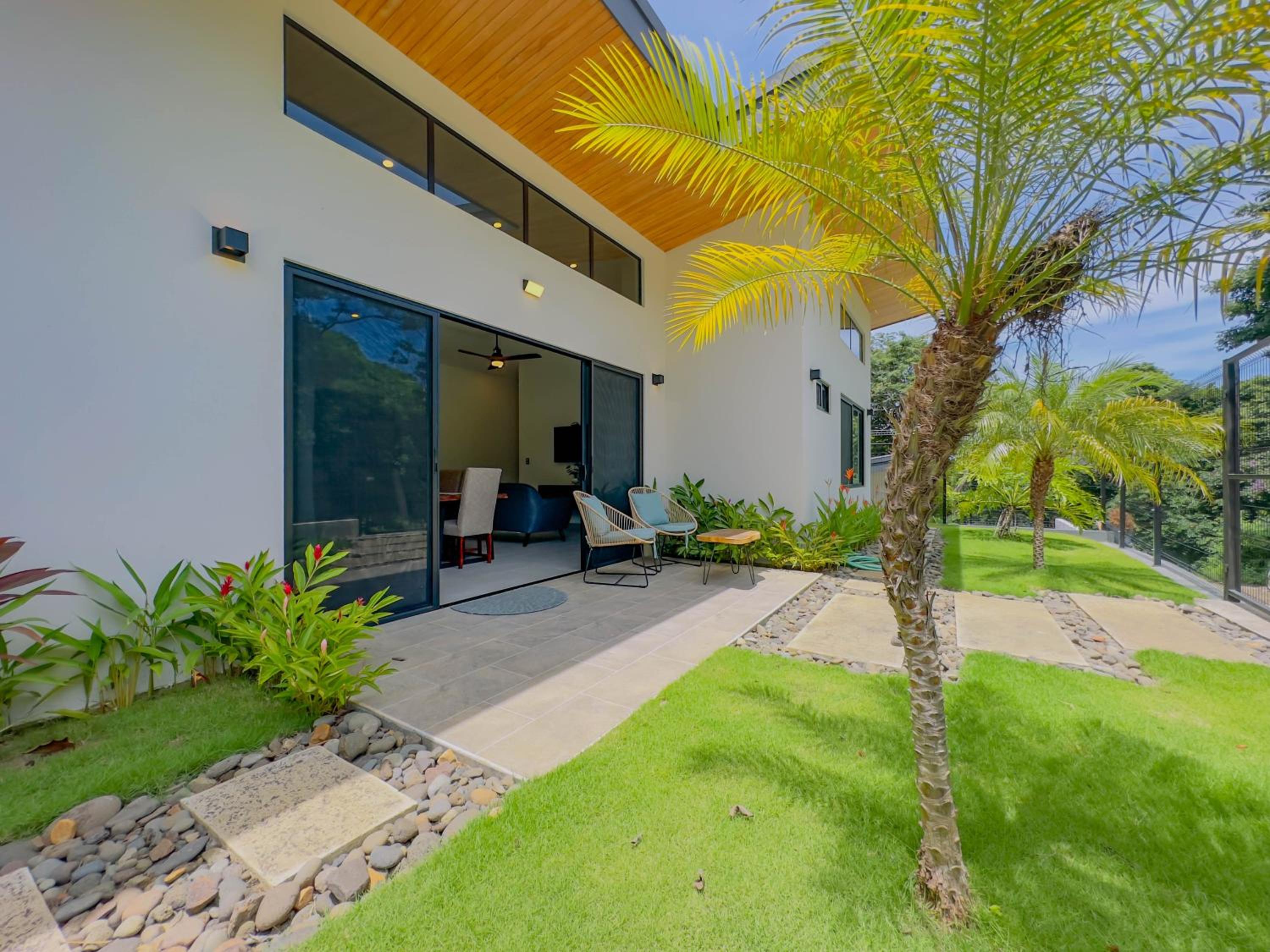Coco Luna House 2 bed 3 bath