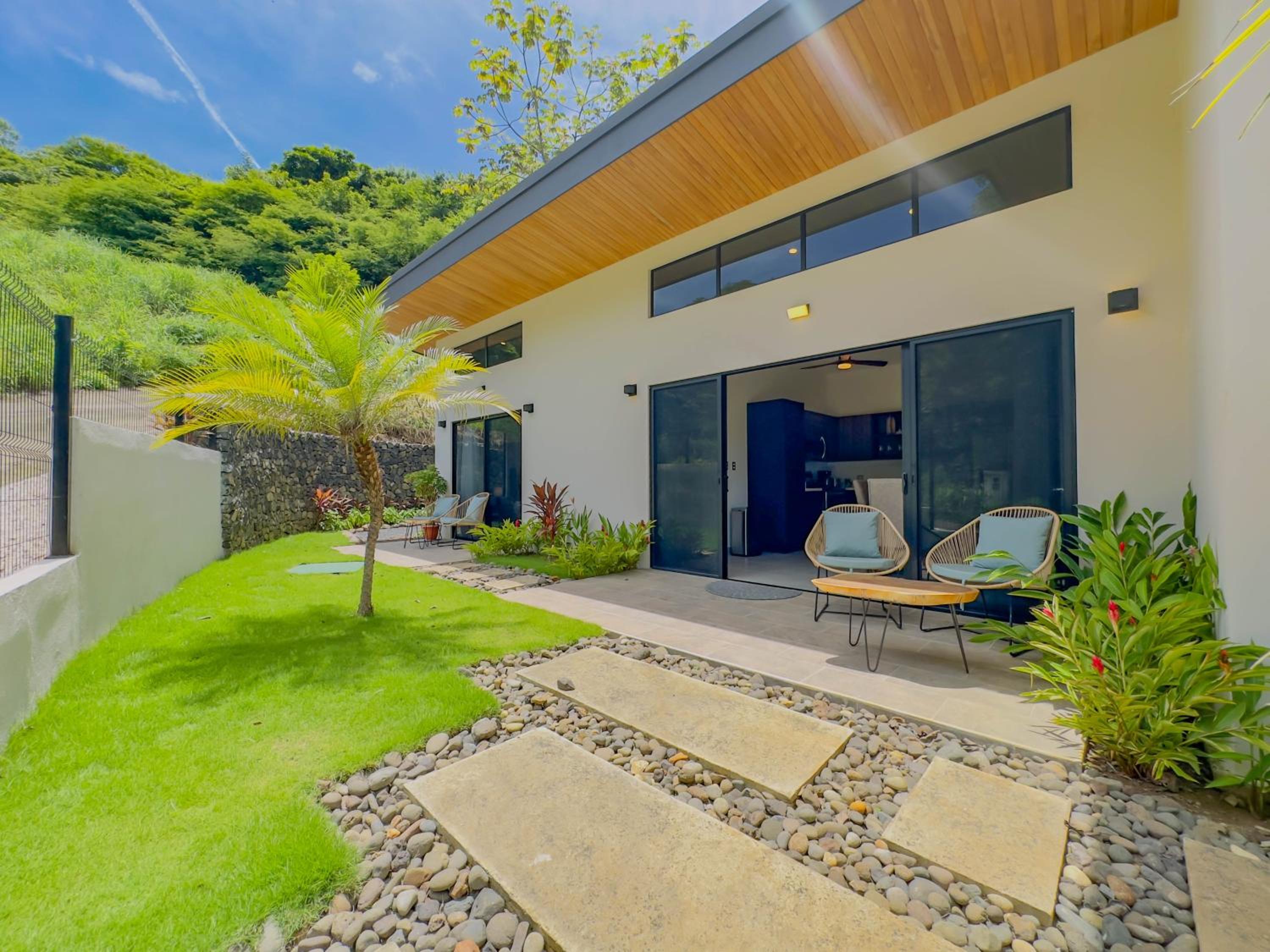 Coco Luna House 2 bed 3 bath