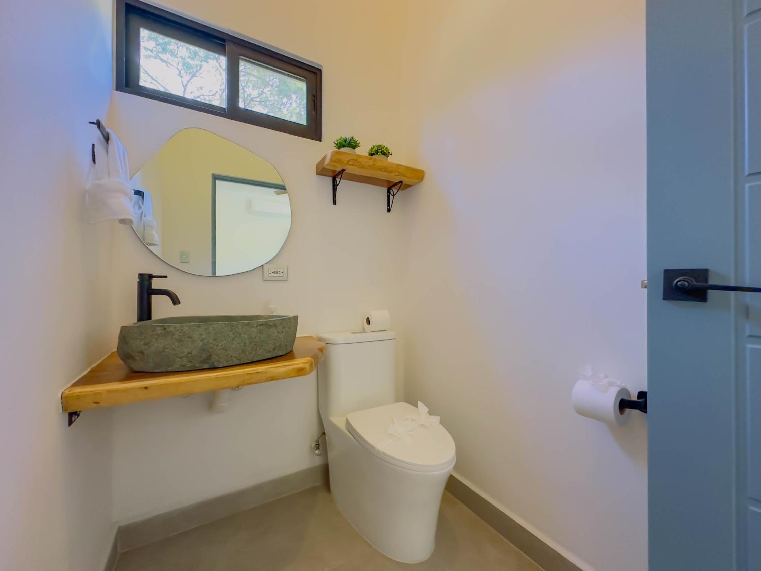 Coco Luna House 2 bed 3 bath