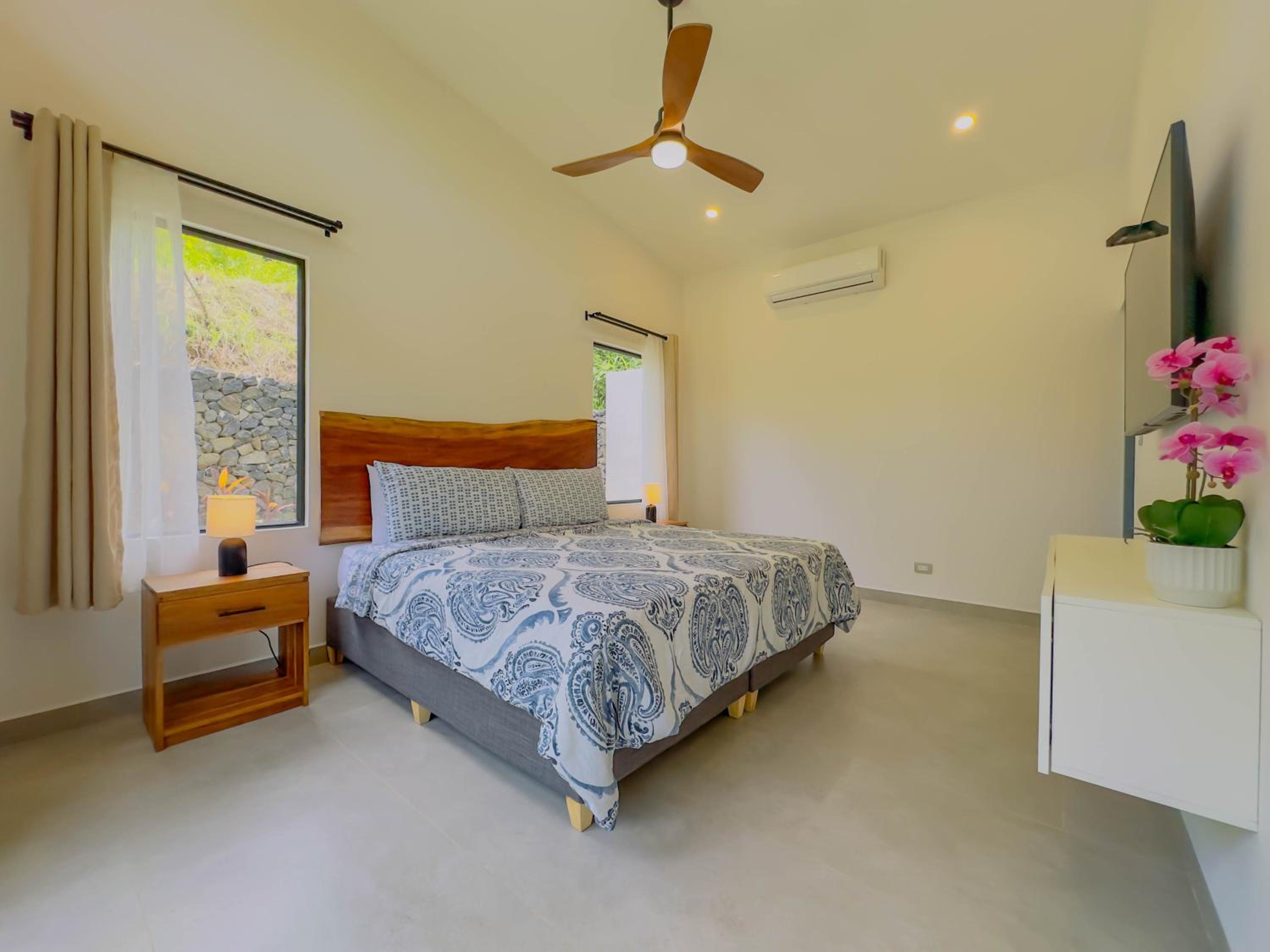 Coco Luna House 2 bed 3 bath