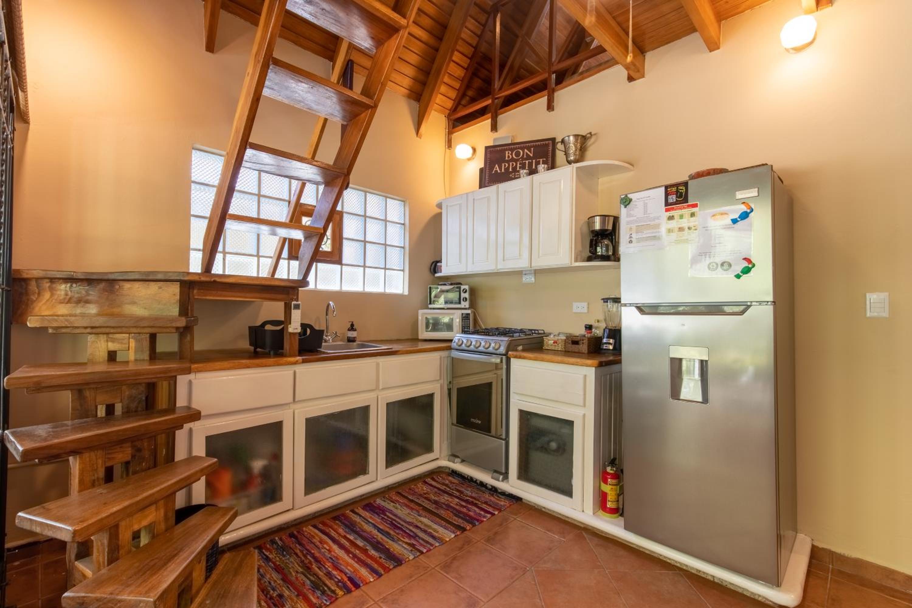 Cozy Beach Casita - 4 Min Walk to the Beach