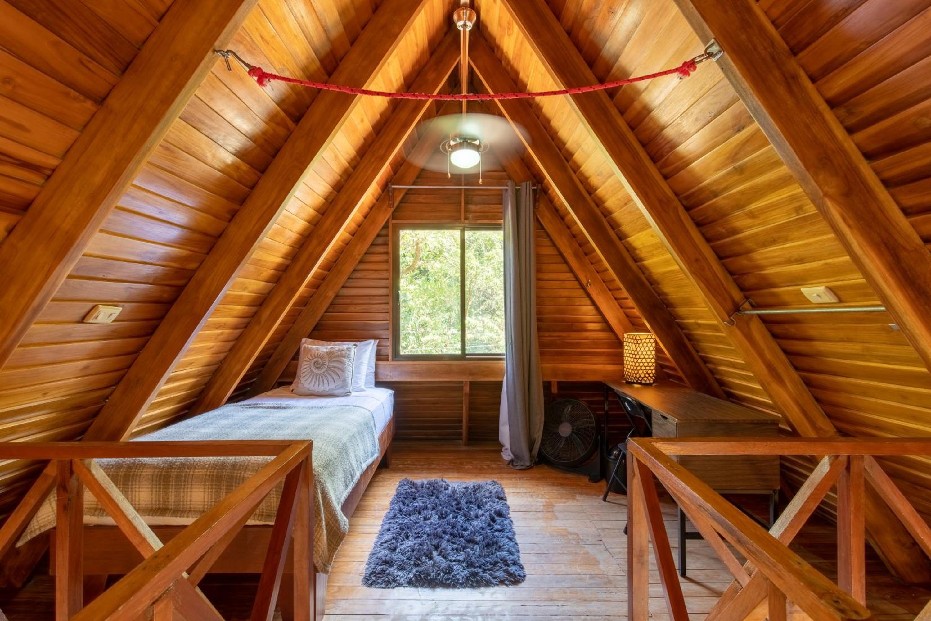 Cozy Beach Casita - 4 Min Walk to the Beach