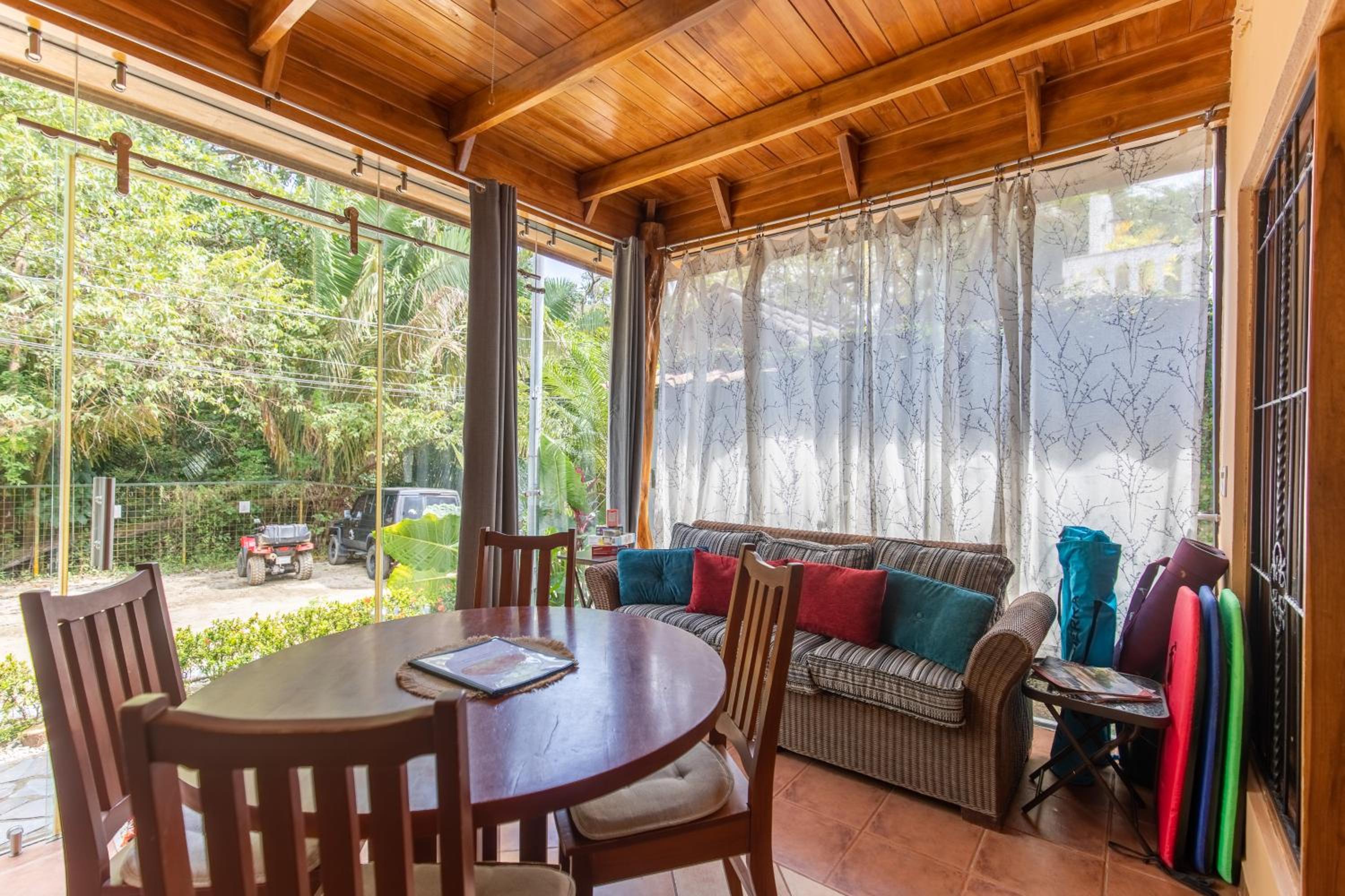 Cozy Beach Casita - 4 Min Walk to the Beach