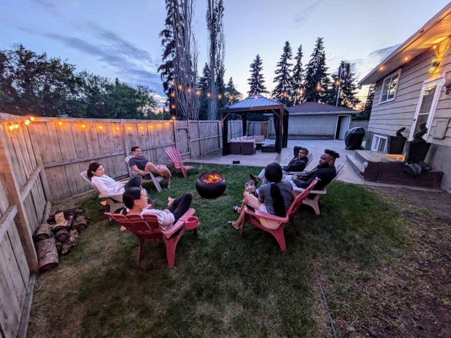 BunkBedDreams,10 Beds,Near Rogers place and Nait
